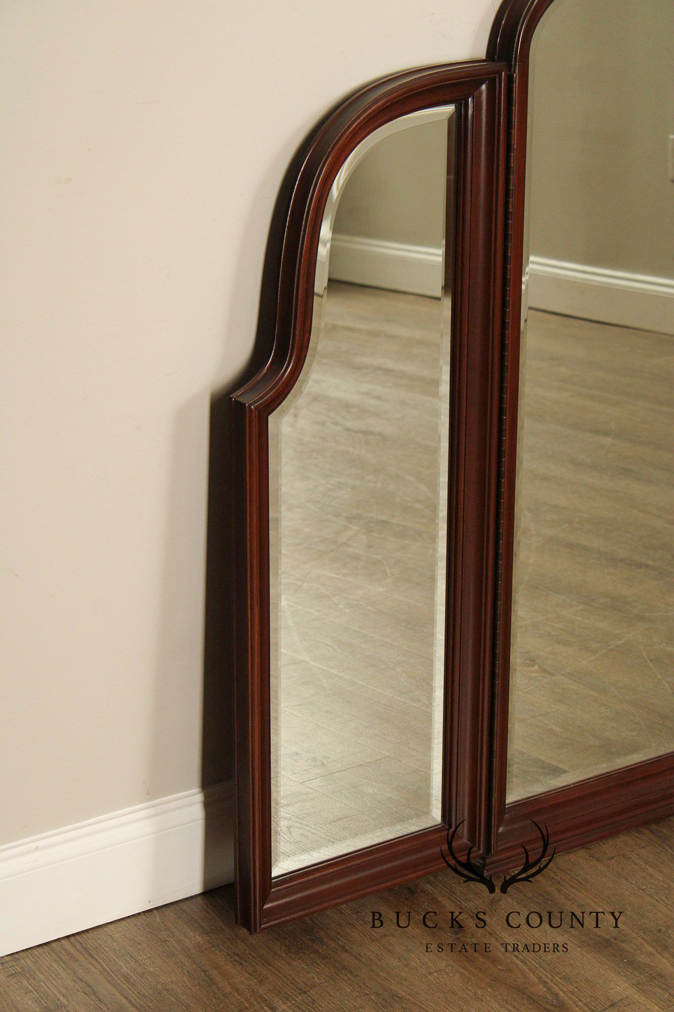 Ethan Allen 'Georgian Court' Cherry Tri-Fold Dresser Mirror