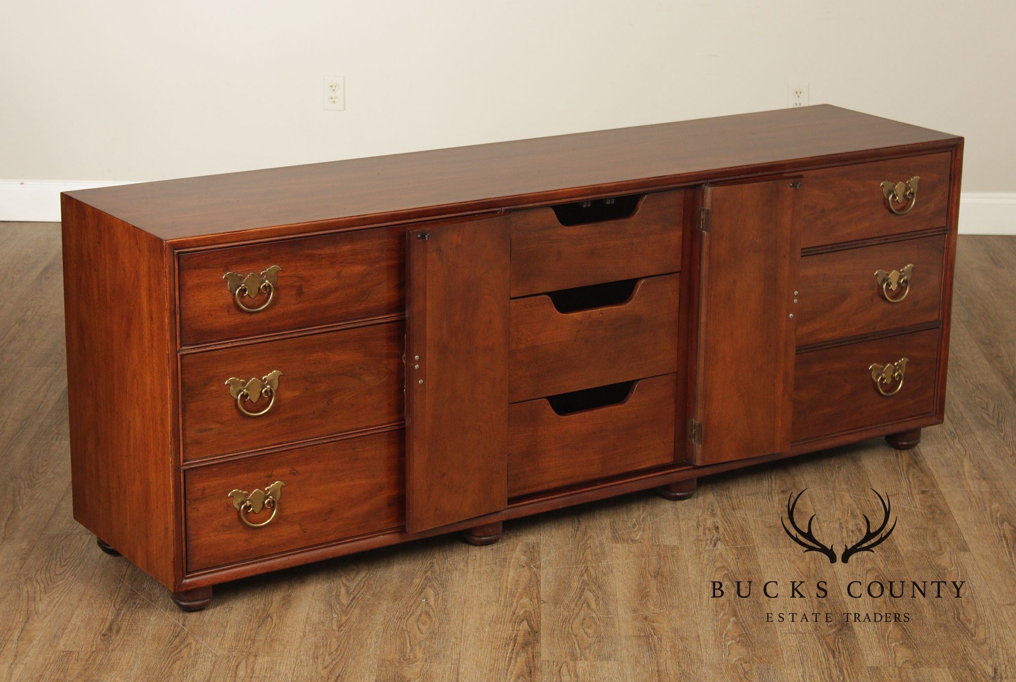 Henredon Chinoiserie Style Mahogany Triple Dresser