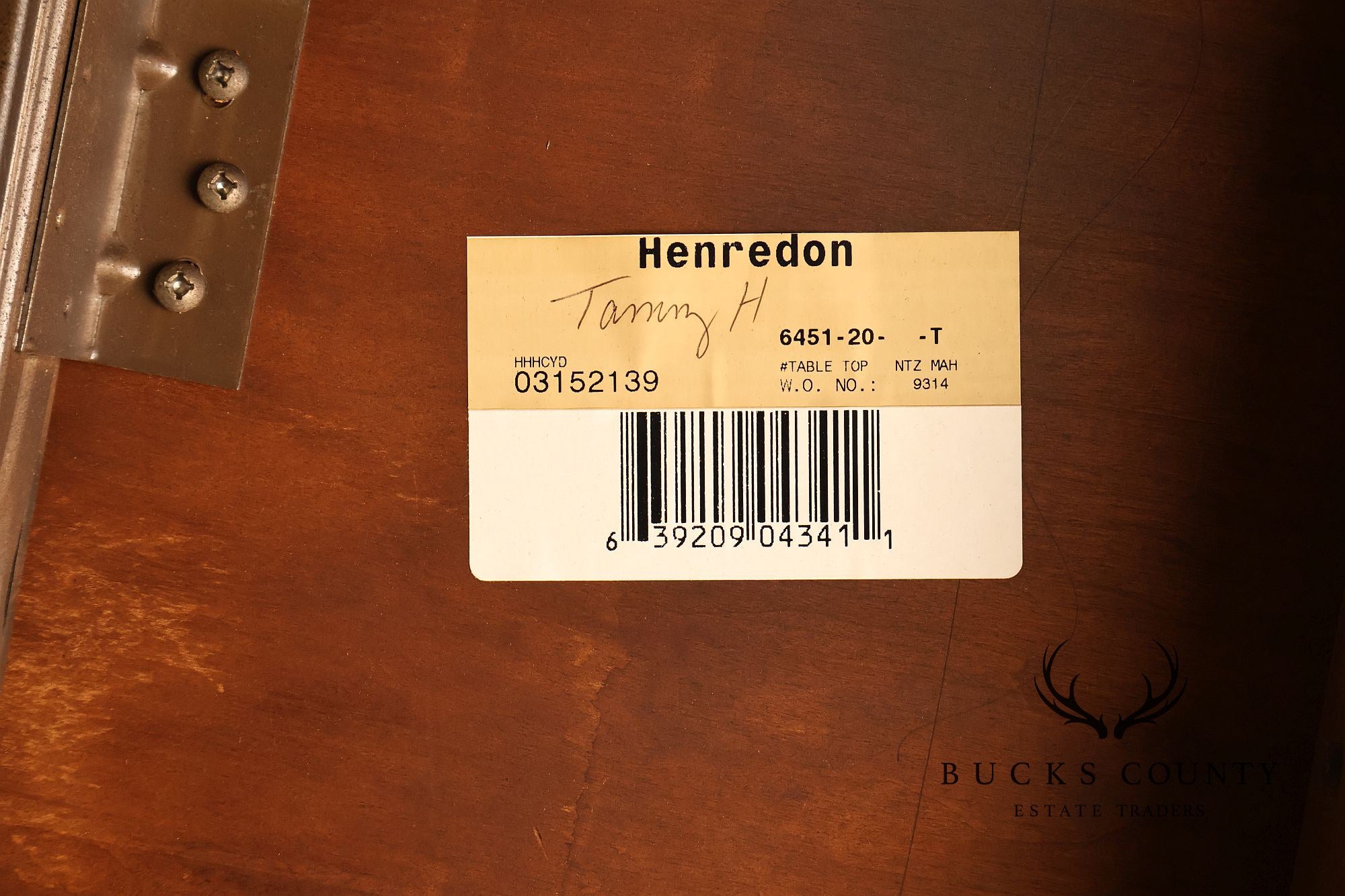 Henredon Historic Natchez Collection Mahogany Extendable Dining Table