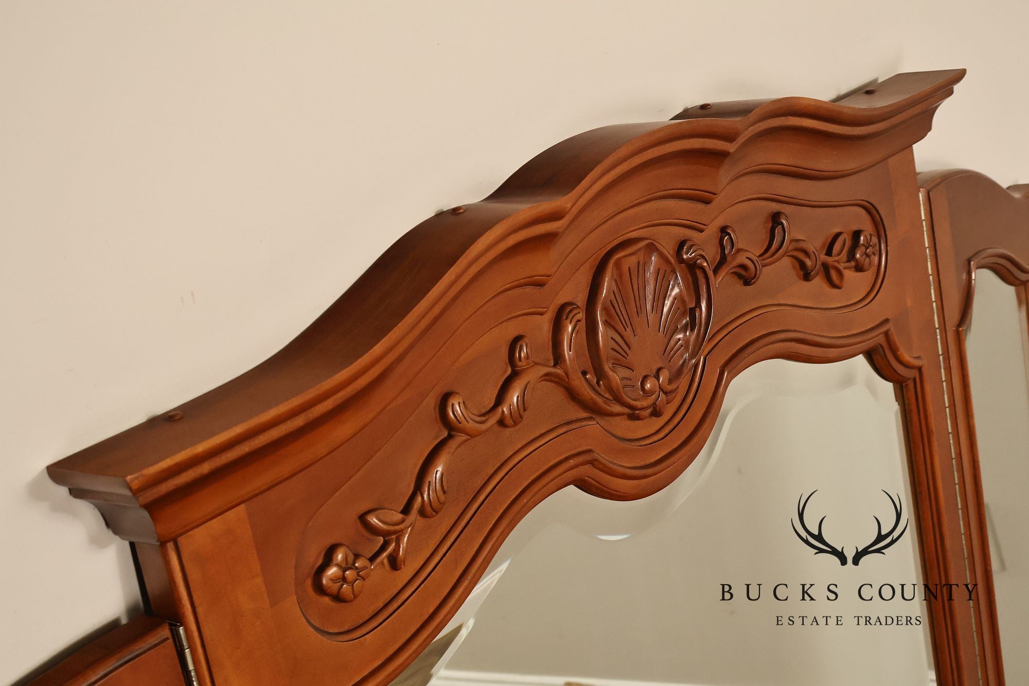 Century Furniture Traditional Tri Fold Mirror