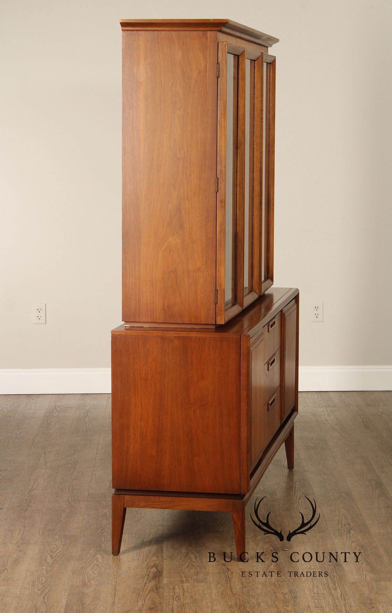 United Furniture Mid Century Modern Walnut Sideboard and Hutch