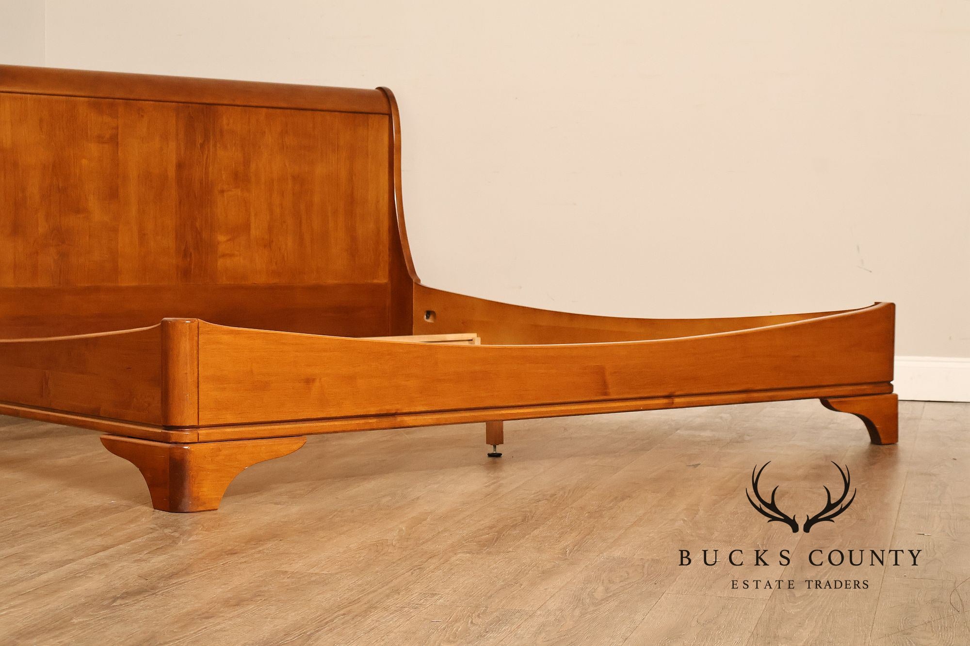 HPL Shermag Maple King Size Sleigh Bed