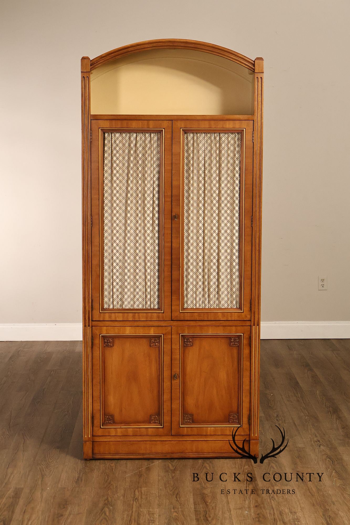 Henredon Vintage Pair Of Walnut Louis XVI Style Bookcases
