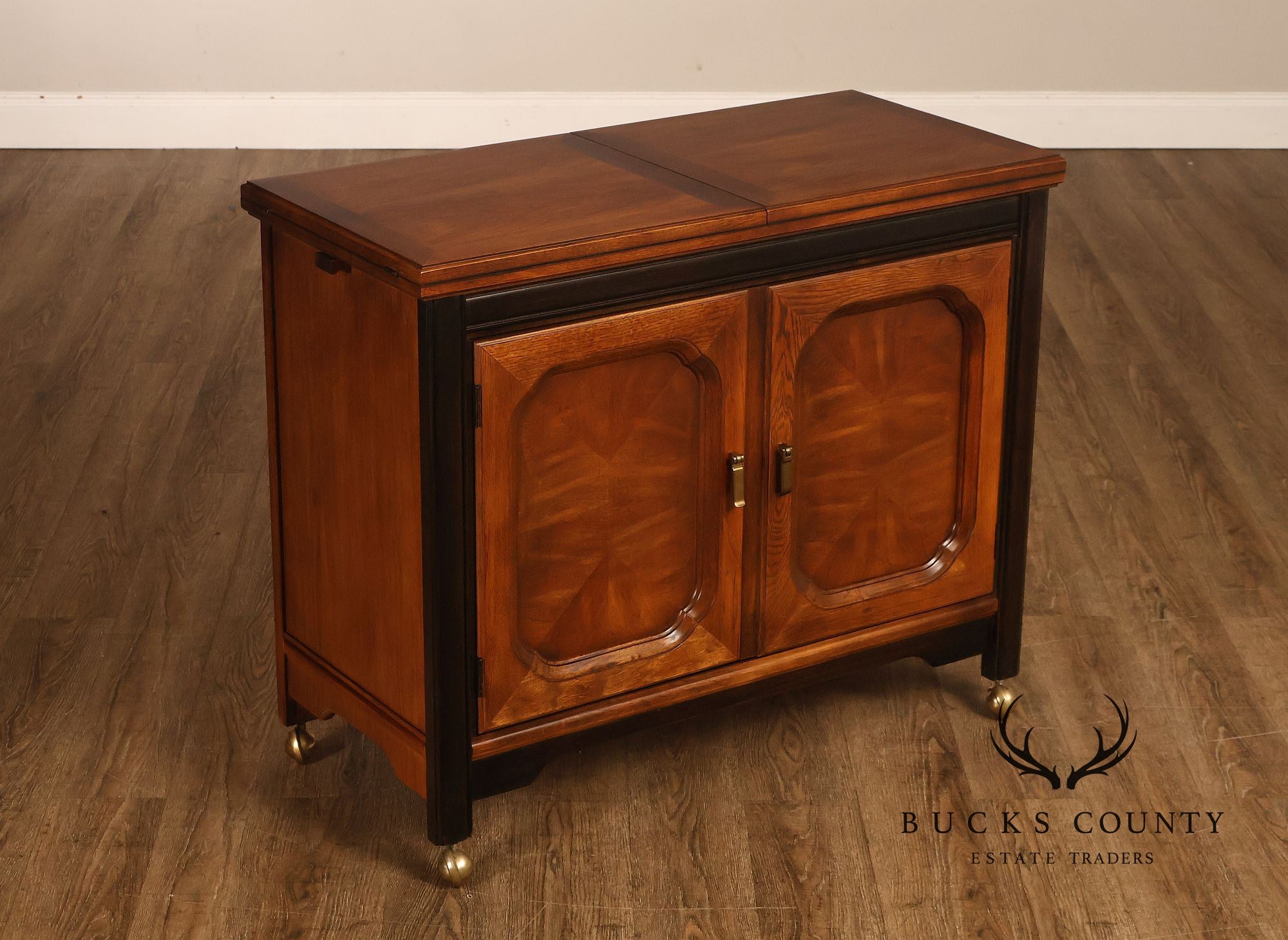 Thomasville 'Embassy' Asian Inspired Flip-Top Server