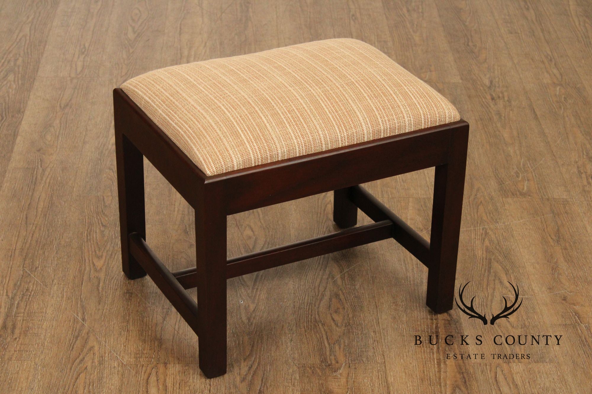 Kittinger Williamsburg Adaptation Chippendale Style Mahogany Bench