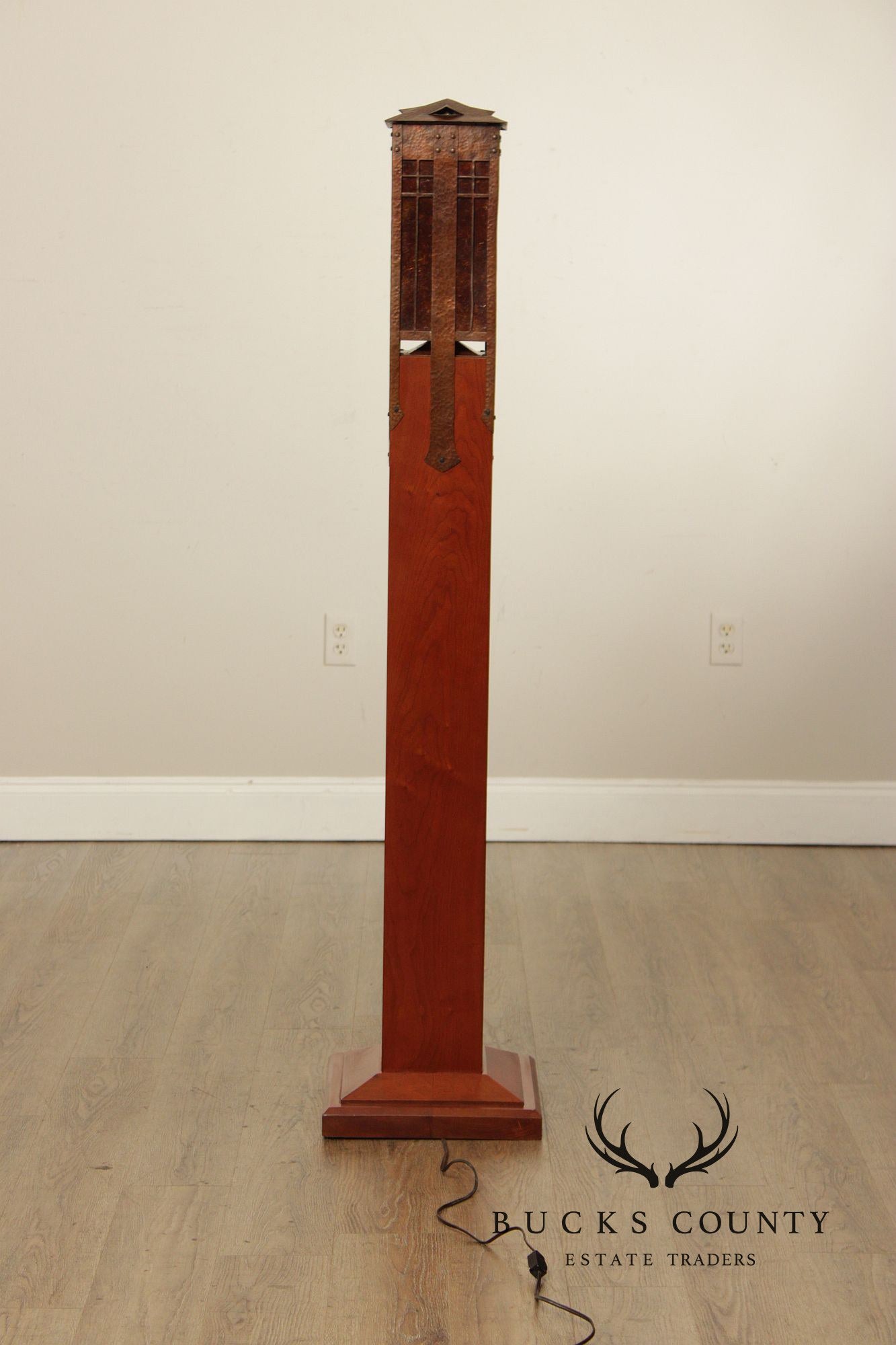 Stickley Mission Collection Cherry Gus Newel Post Lamp