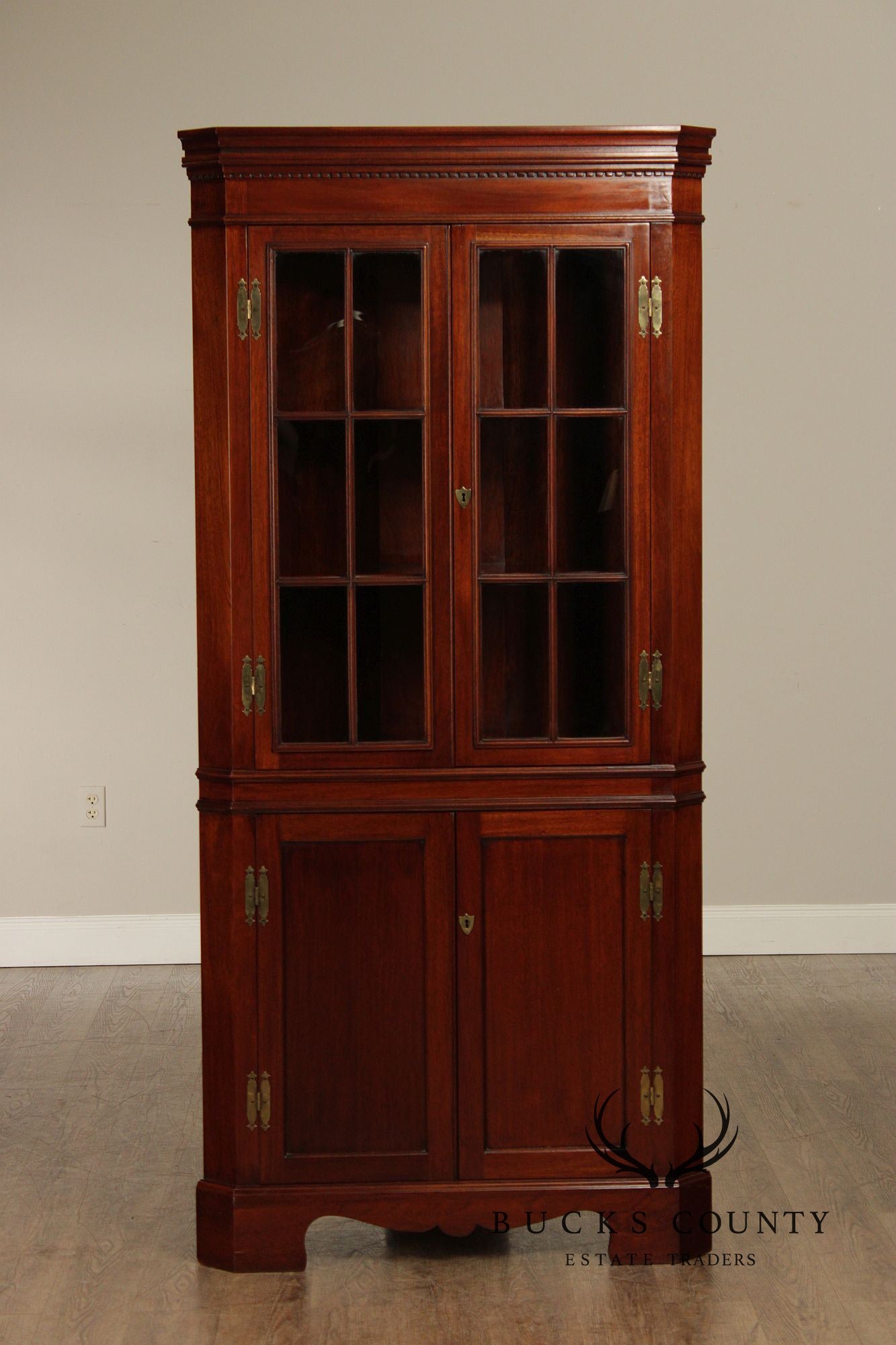 Craftique Chippendale Style Mahogany Corner Cabinet