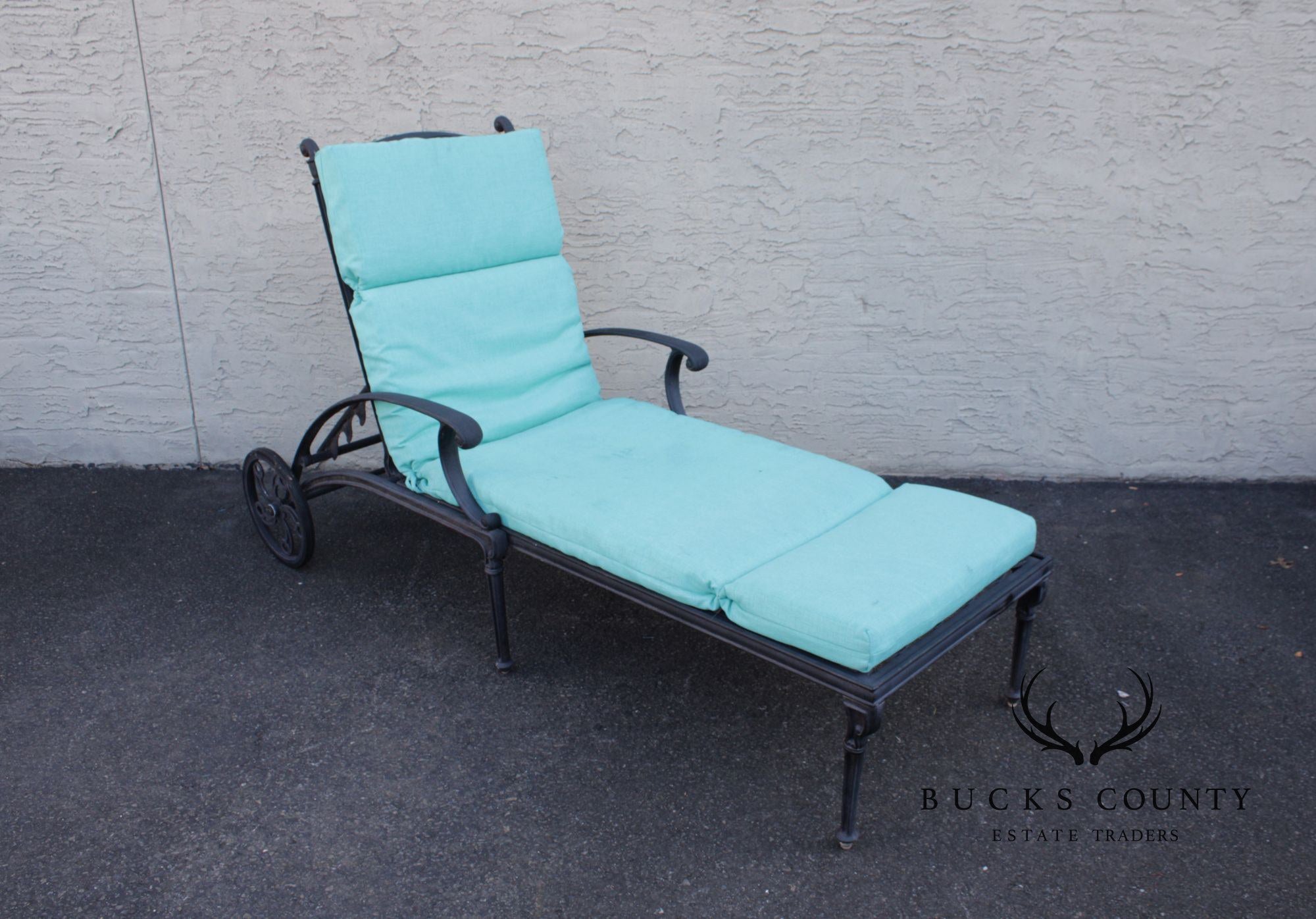 Hanamint Pair of Cast Aluminum 'Biscayne' Outdoor Chaise Lounges