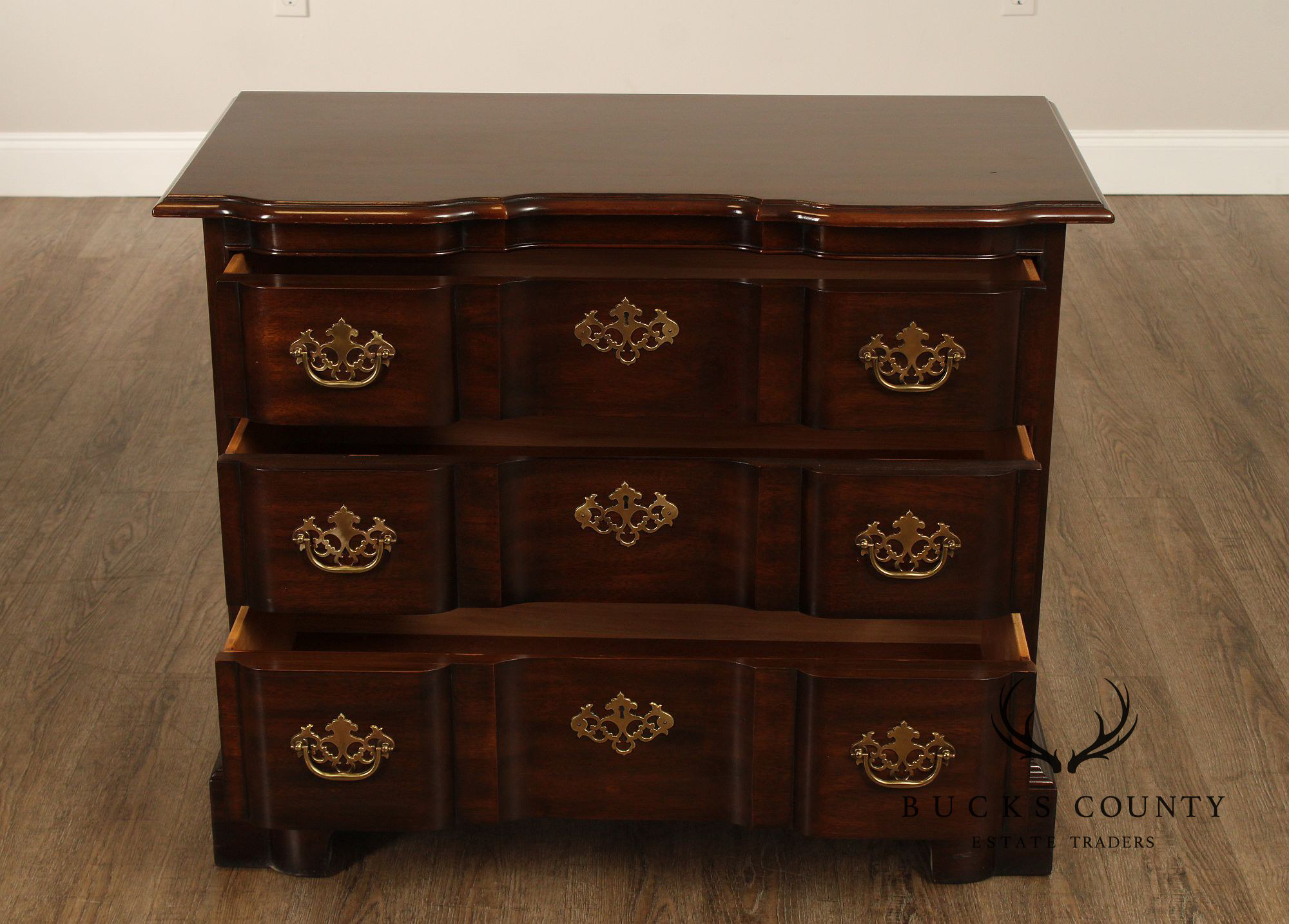 Drexel '18th Century Classics' Mahogany Blockfront Chest