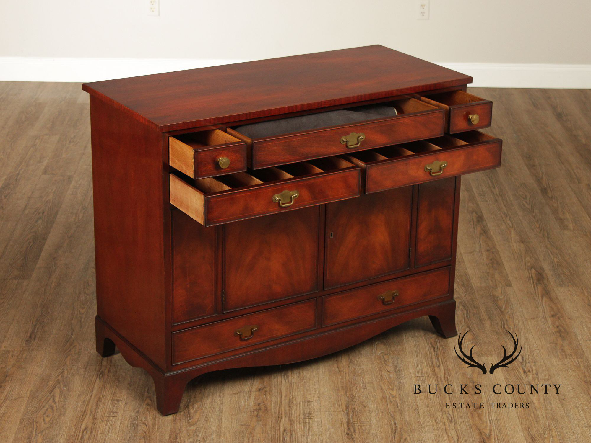 Henredon Heritage Vintage  Mahogany Buffet Sideboard