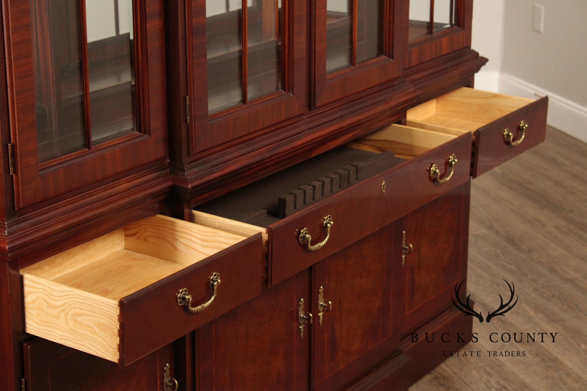 Ethan Allen '18th Century Mahogany' Breakfront Bookcase