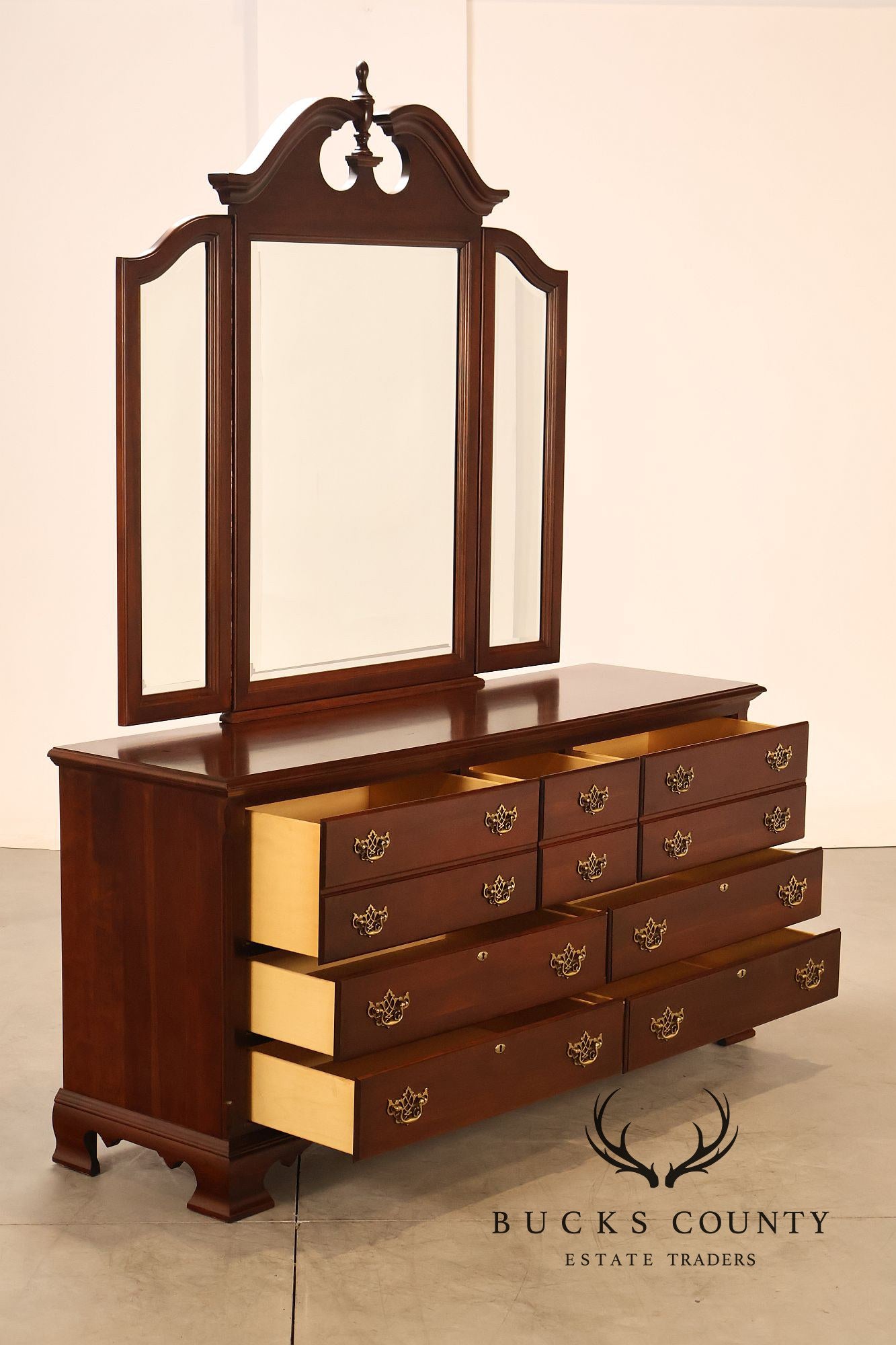 Cochran Mahogany Chippendale Style Cherry Dresser With Mirror