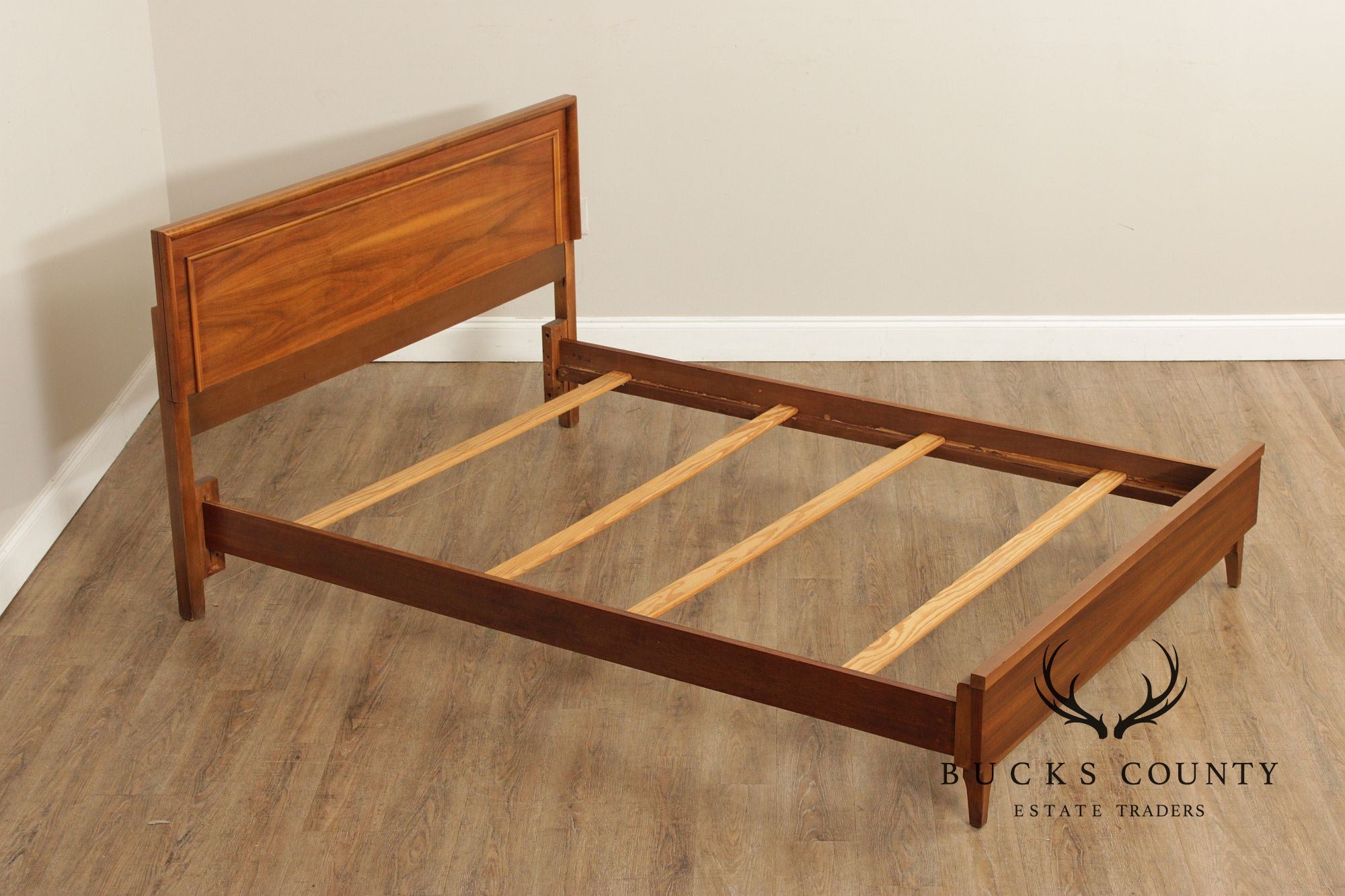 Broyhill Mid Century Modern Walnut Full-Size Bedframe