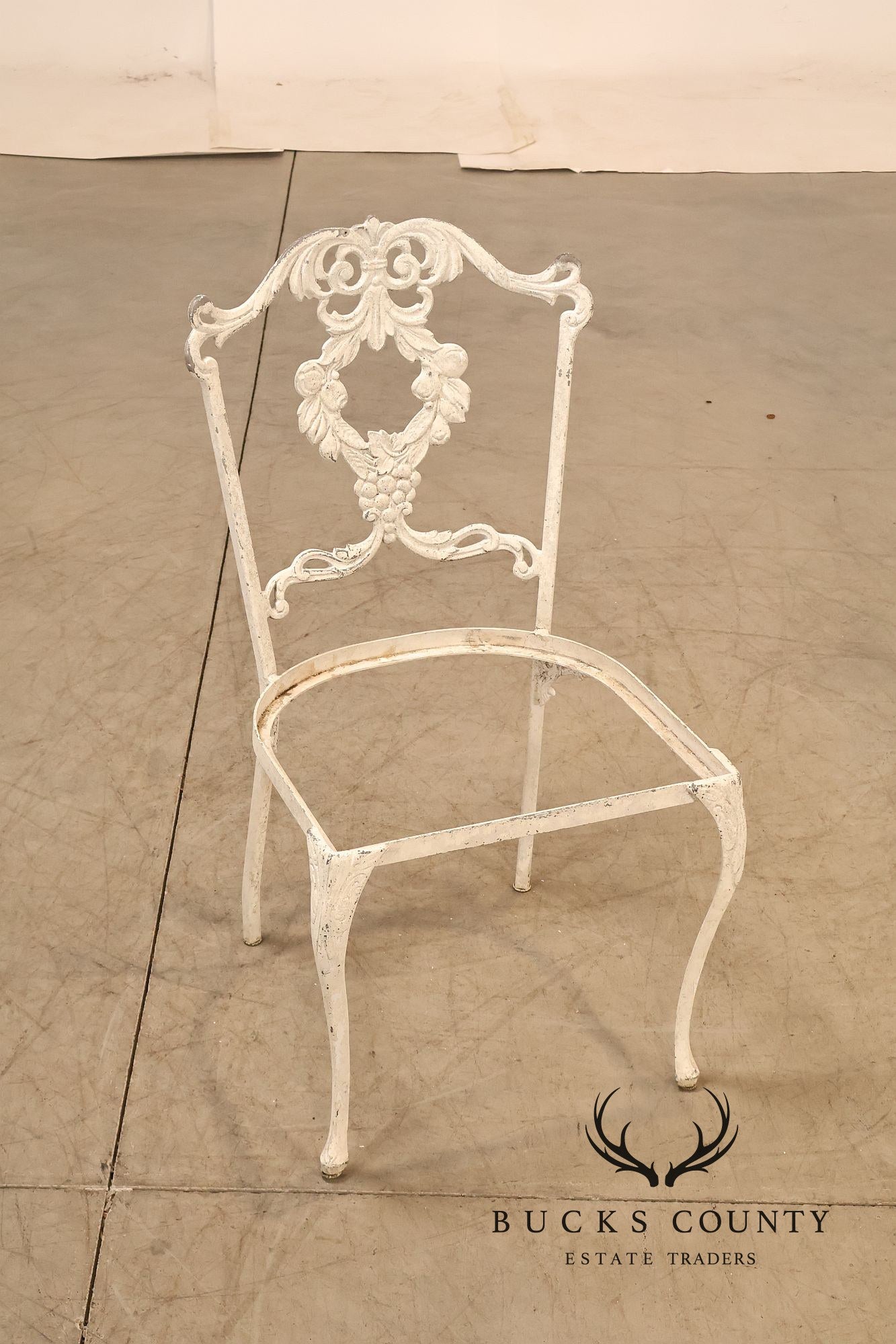 Vintage Cast Aluminum Garden Dining Set With Four Chairs And Table Base