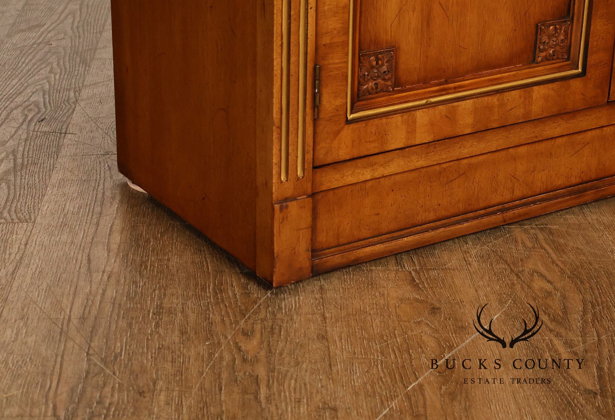 Henredon Vintage Pair Of Walnut Louis XVI Style Bookcases