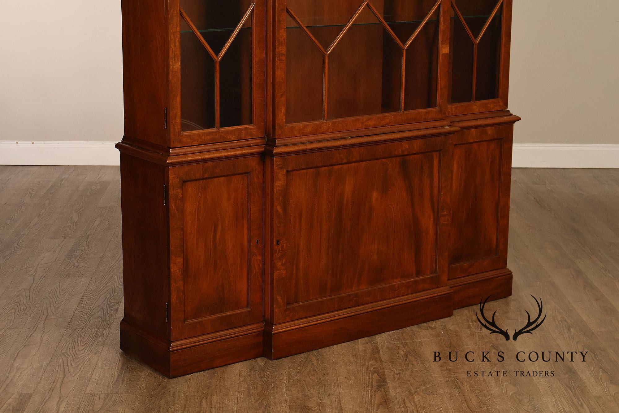 Kittinger Mahogany Chippendale Style Breakfront China Cabinet