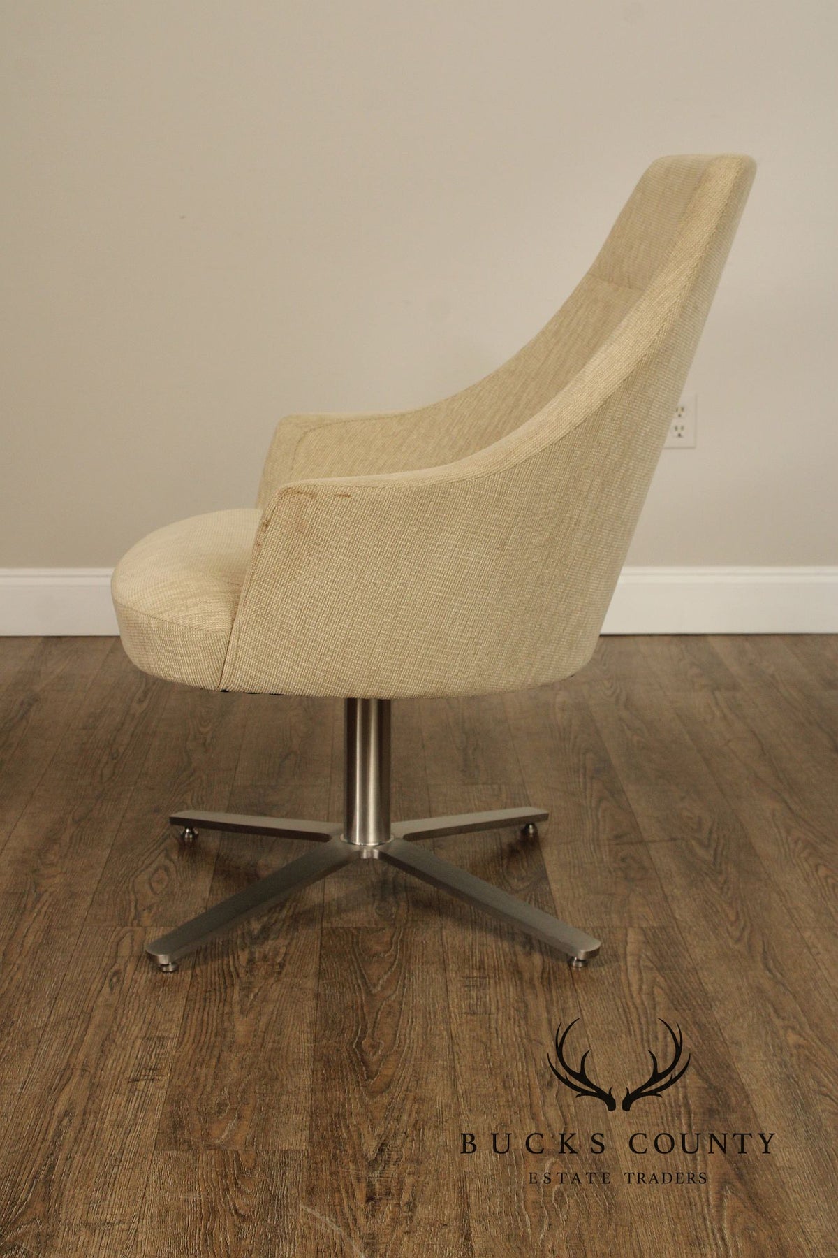 Cumberland Furniture Co. Mid Century Modern Style Pair of Lounge Chairs