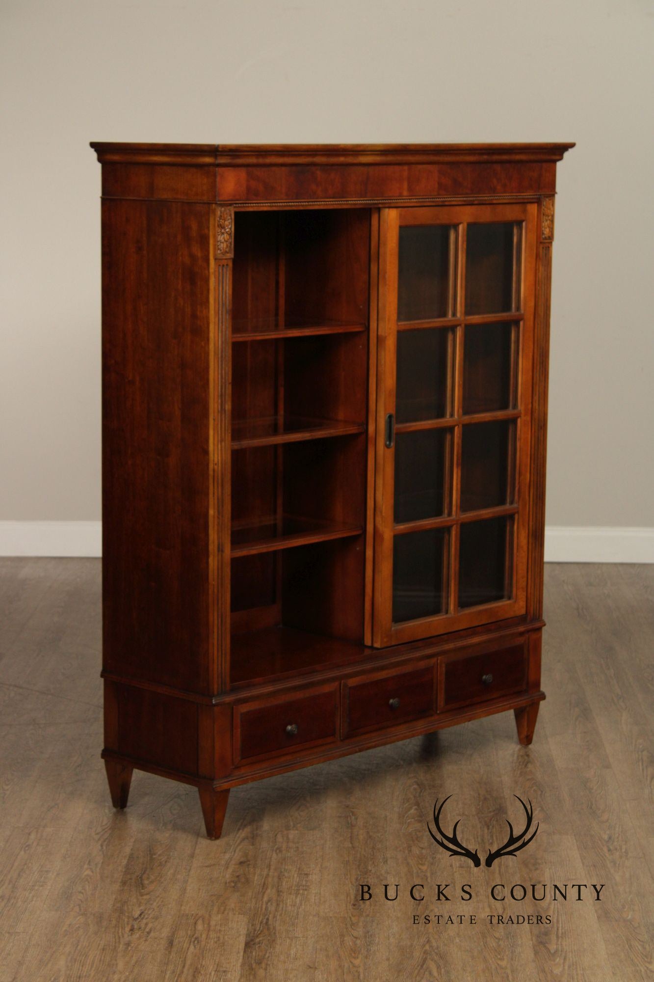 Ethan Allen Traditional Style Lighted Sliding Door Bookcase Display Cabinet