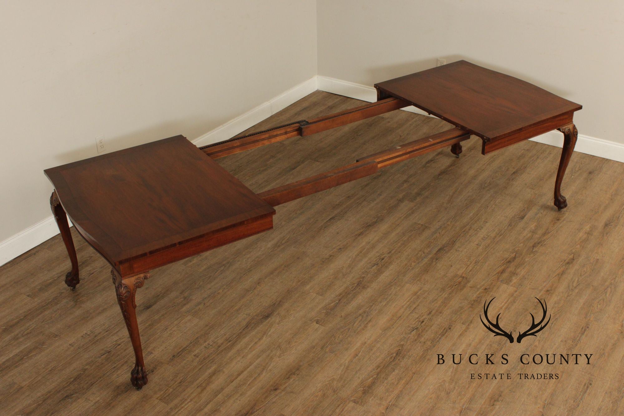 Irish Georgian Style Expandable Mahogany Dining Table
