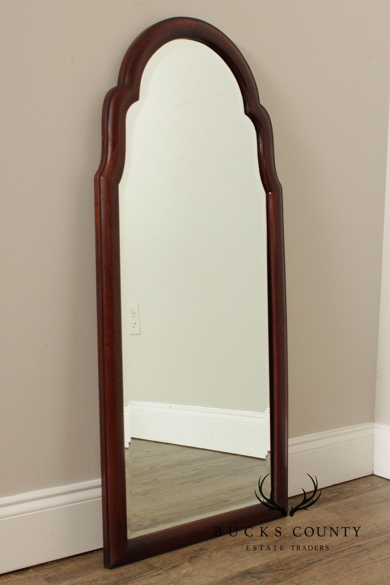 Queen Anne Style Solid Mahogany Keyhole Wall Mirror