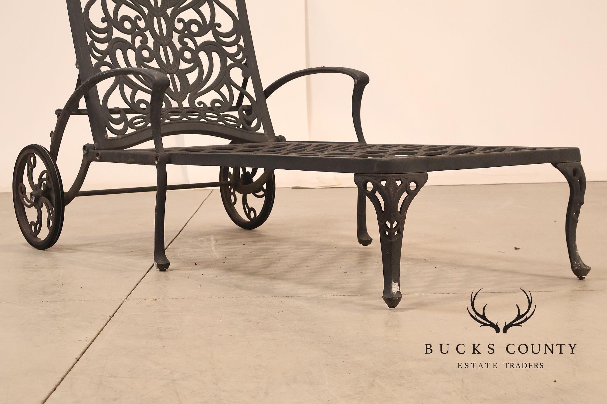 Hanamint Tuscany Pair Of Cast Aluminum Outdoor Chaise Lounge Chairs