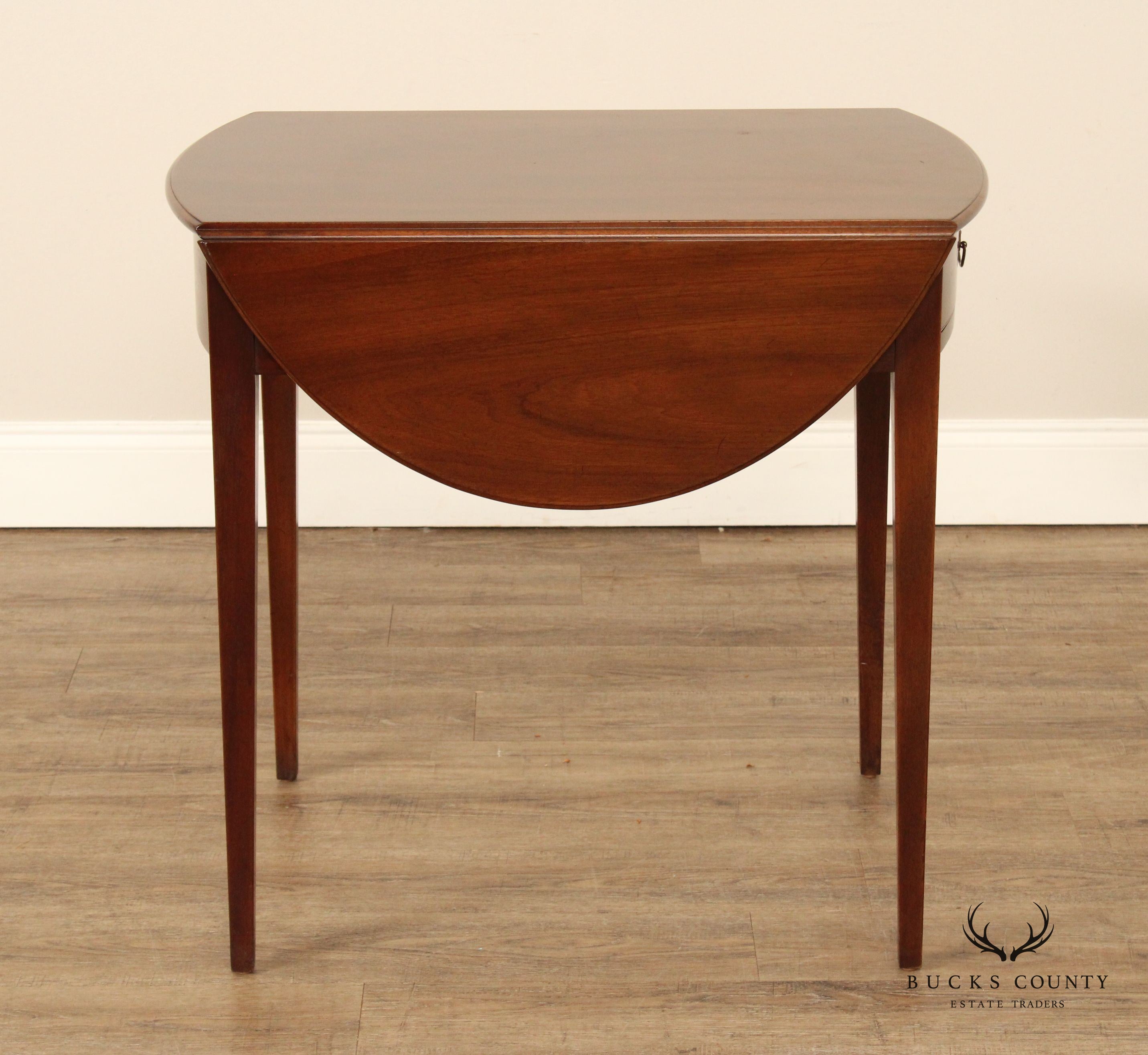 Kittinger Williamsburg Adaptation Pair of Mahogany Pembroke Tables