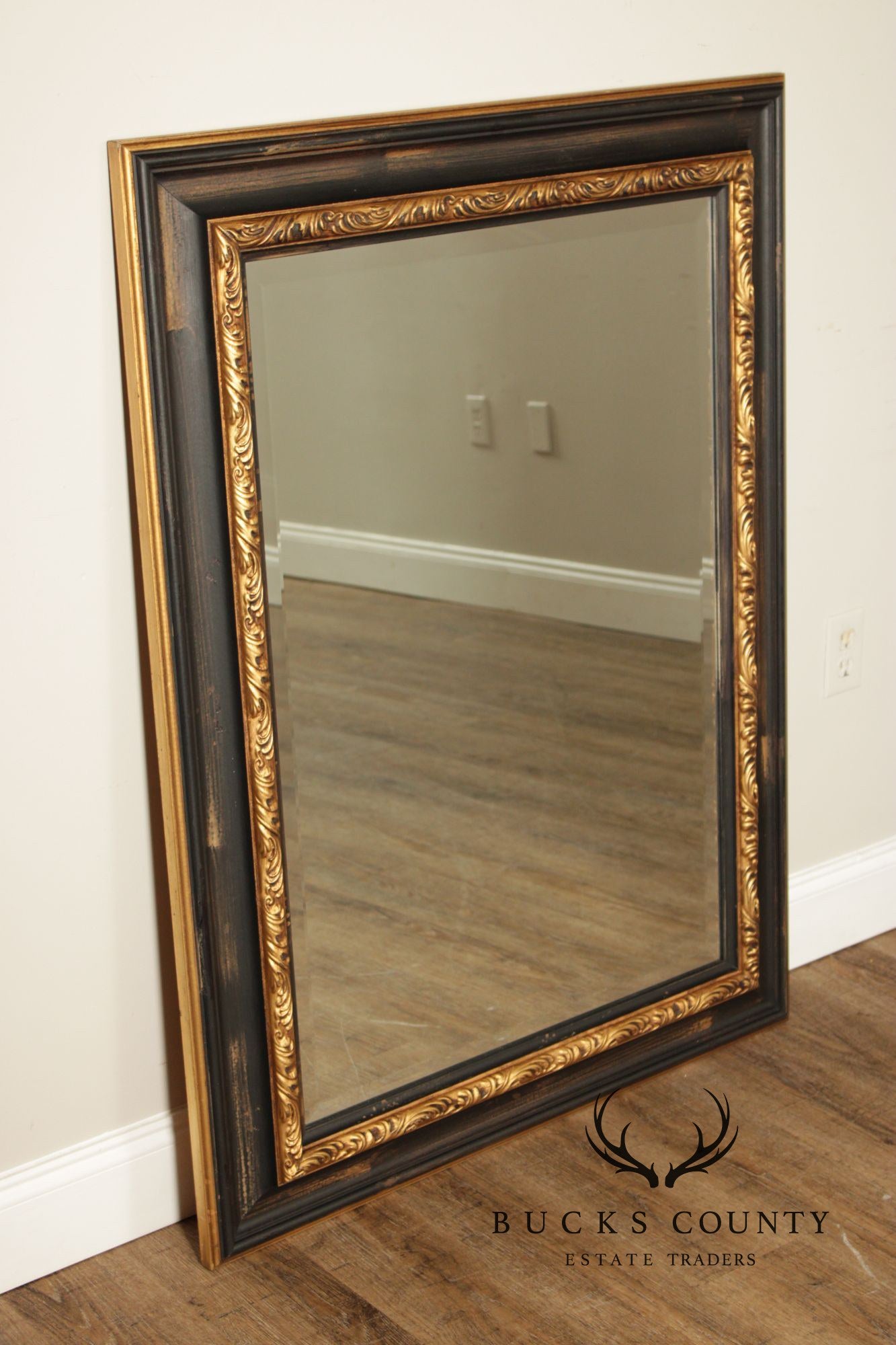 Traditional Distress Painted Wall Mirror