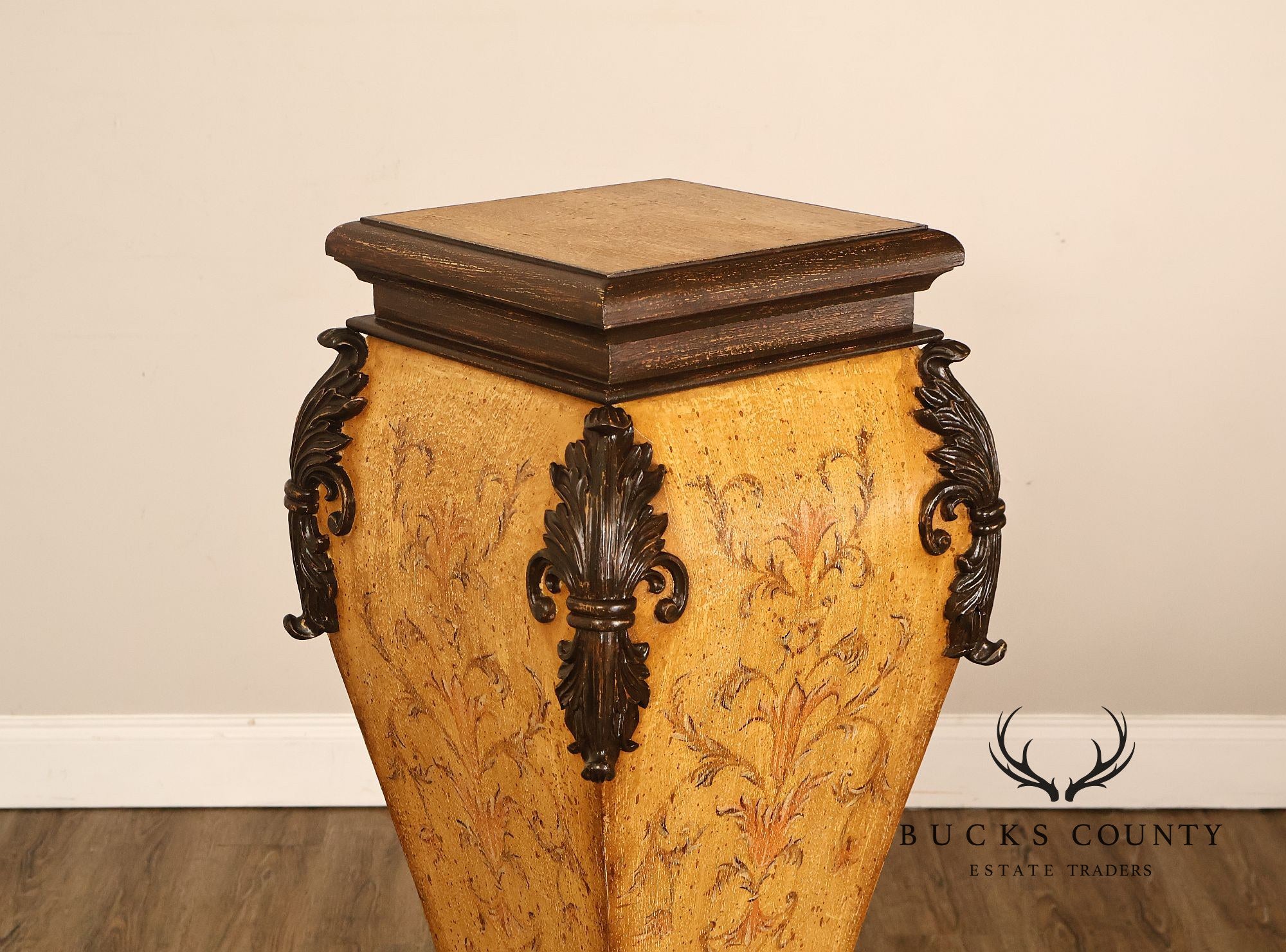 Neoclassical Style Pair Of Painted Pedestal Stands With Acanthus Leaf Decoration