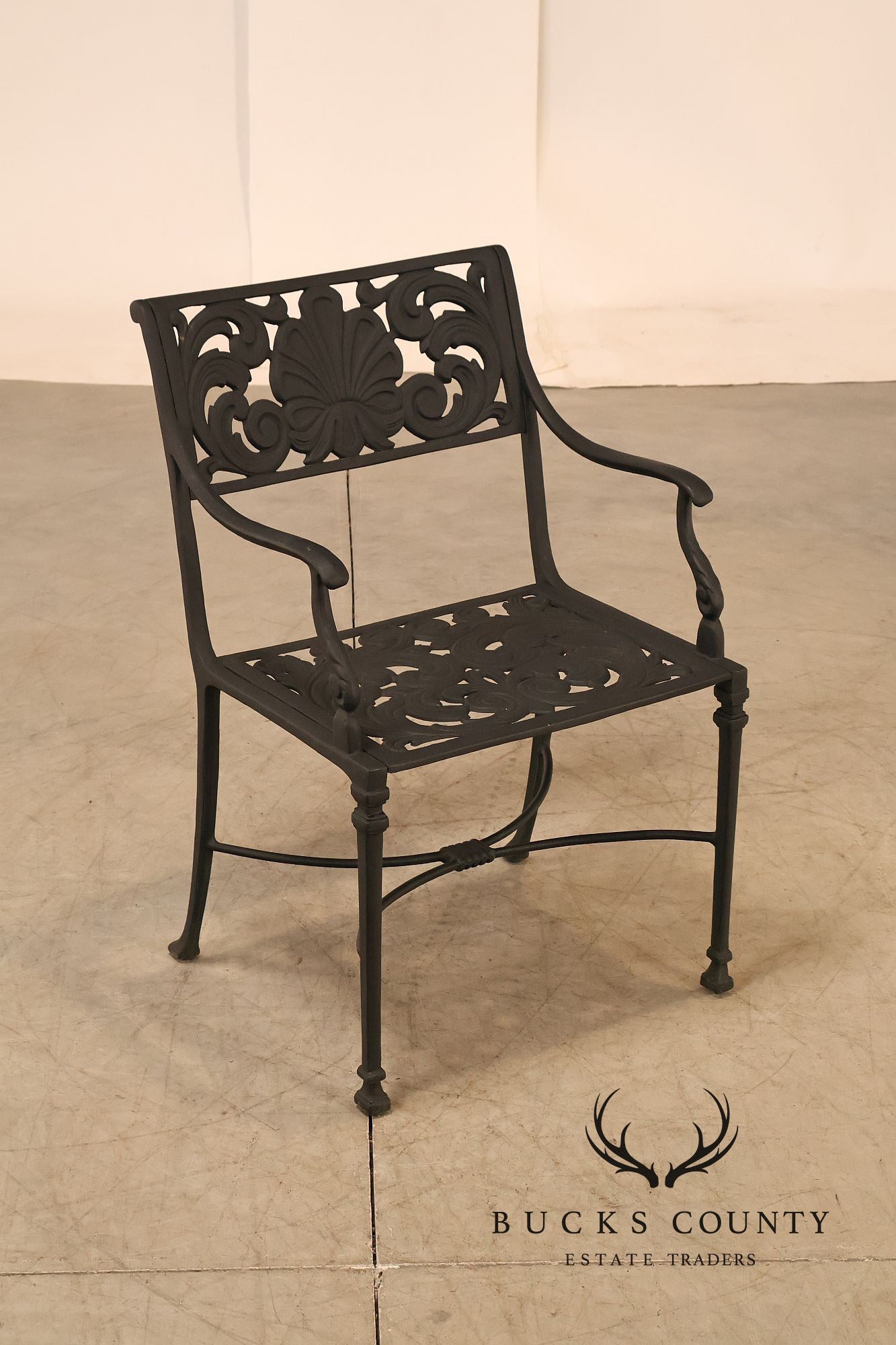 Cast Aluminum Outdoor Dining Set With Pierced Decoration