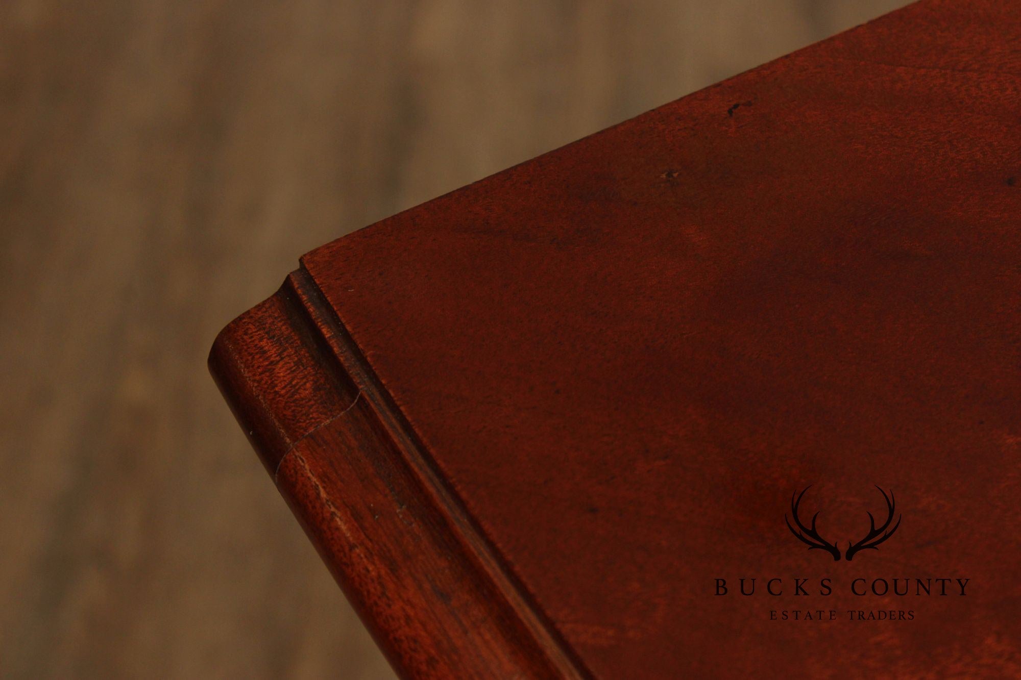 Hickory Chair 'Mount Vernon' Mahogany Serpentine Chest Of Drawers