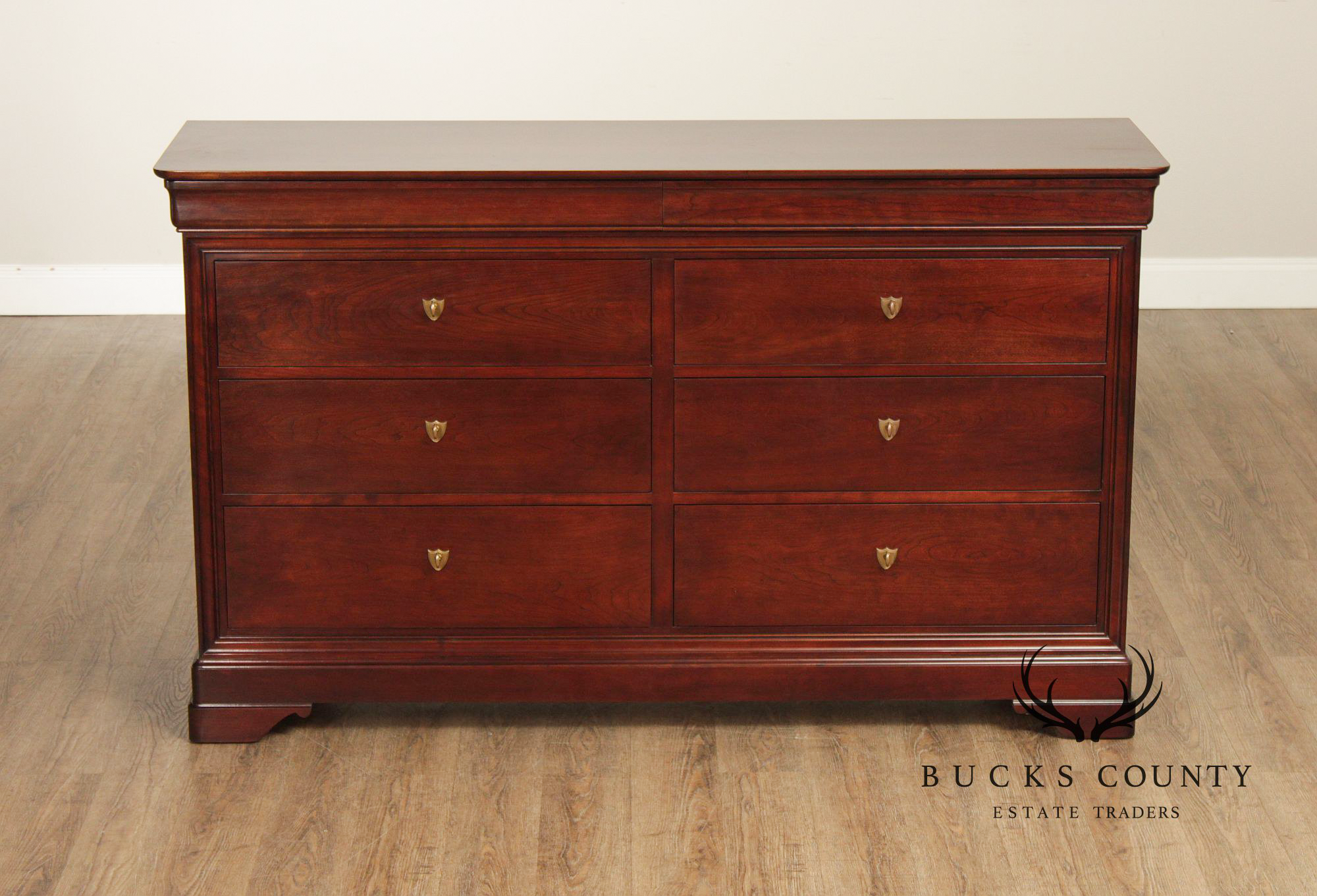 Stickley Marseilles Louis Philippe Cherry 8-Drawer Dresser