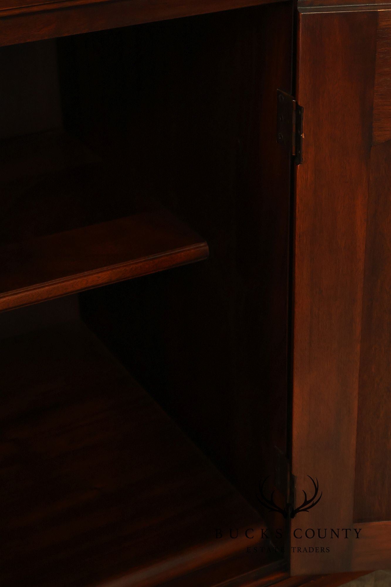 Henkel Harris Virginia Galleries Vintage Mahogany Long Dresser