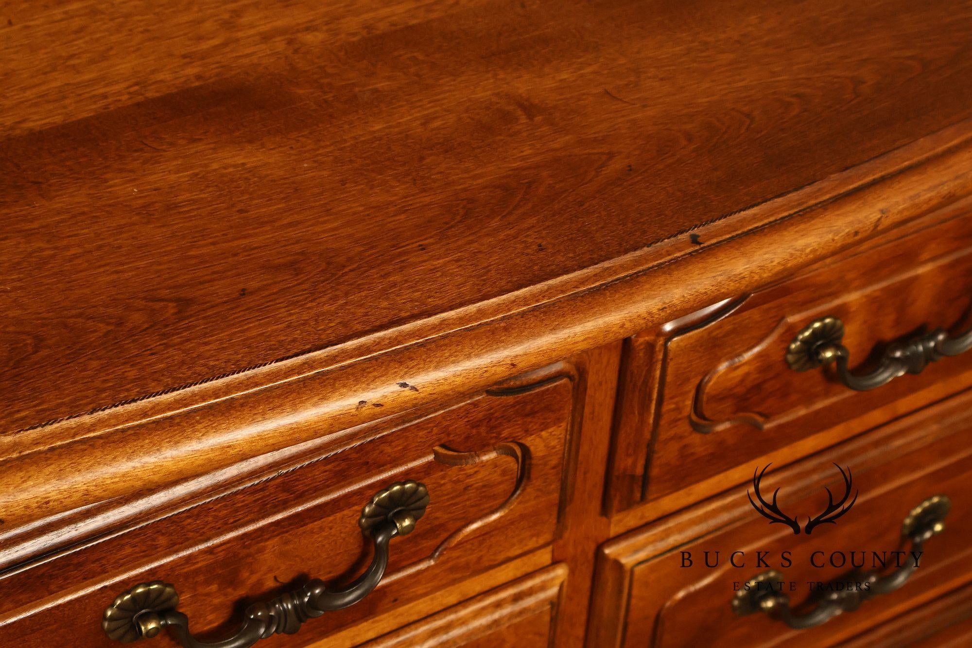 Ethan Allen Country French Maple And Birchwood Eight Drawer Dresser