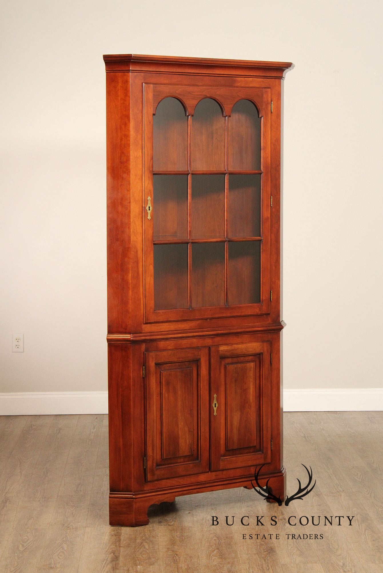 Statton Chippendale Style Cherry Corner Cabinet