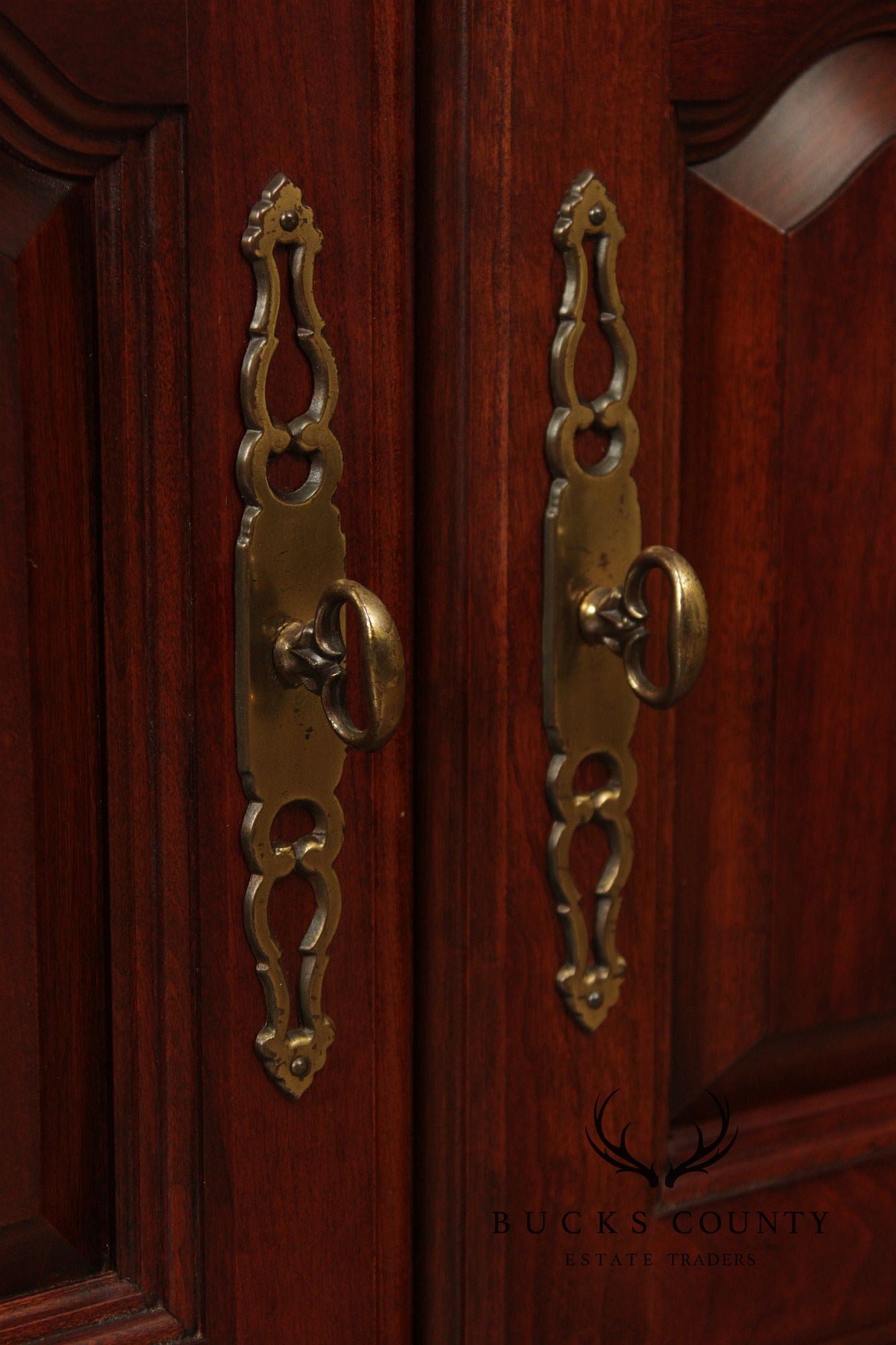 Pennsylvania House Traditional Pair Of Cherry Nightstands