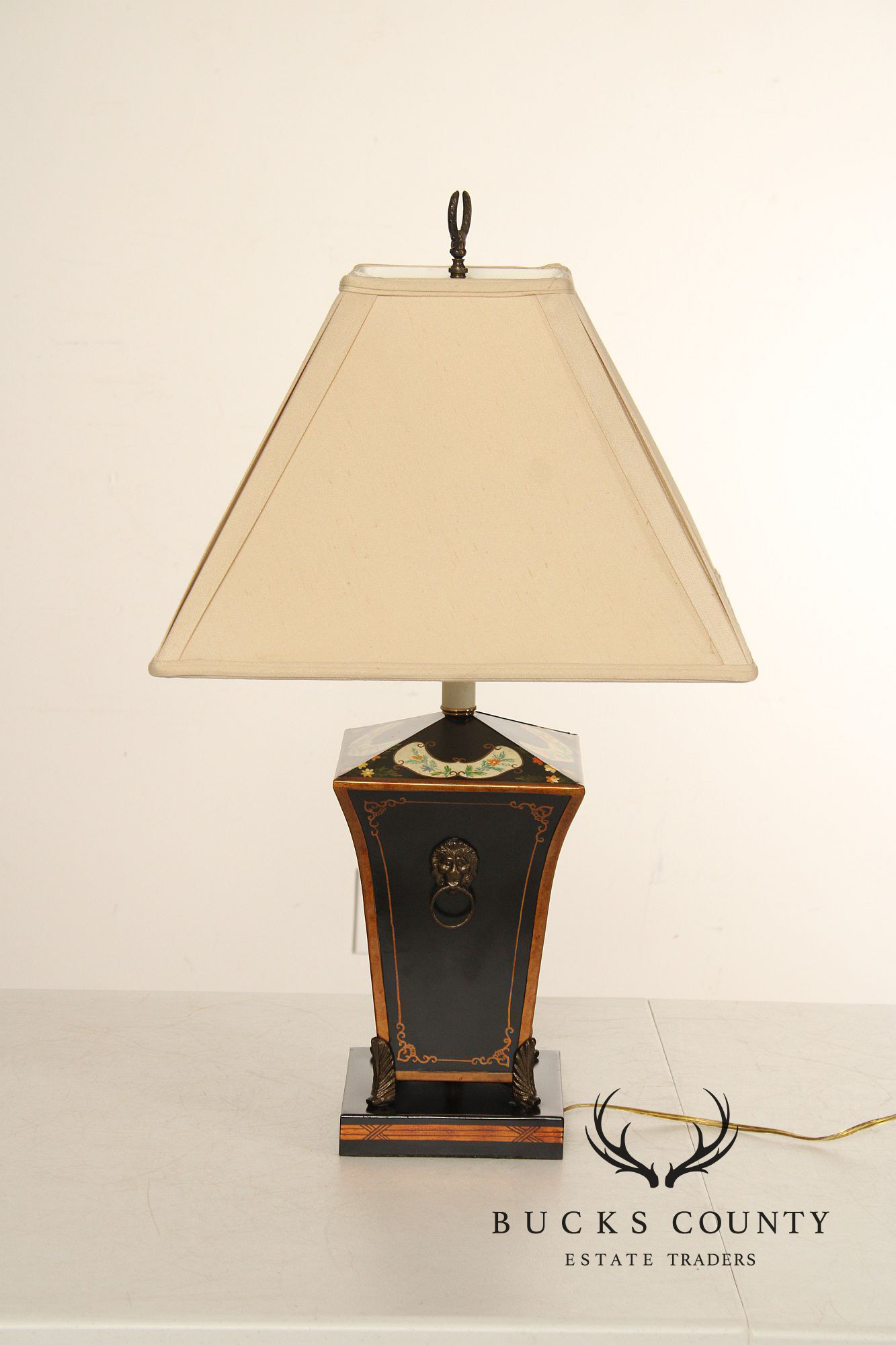 Chelsea House Pair of Painted Toleware Table Lamps