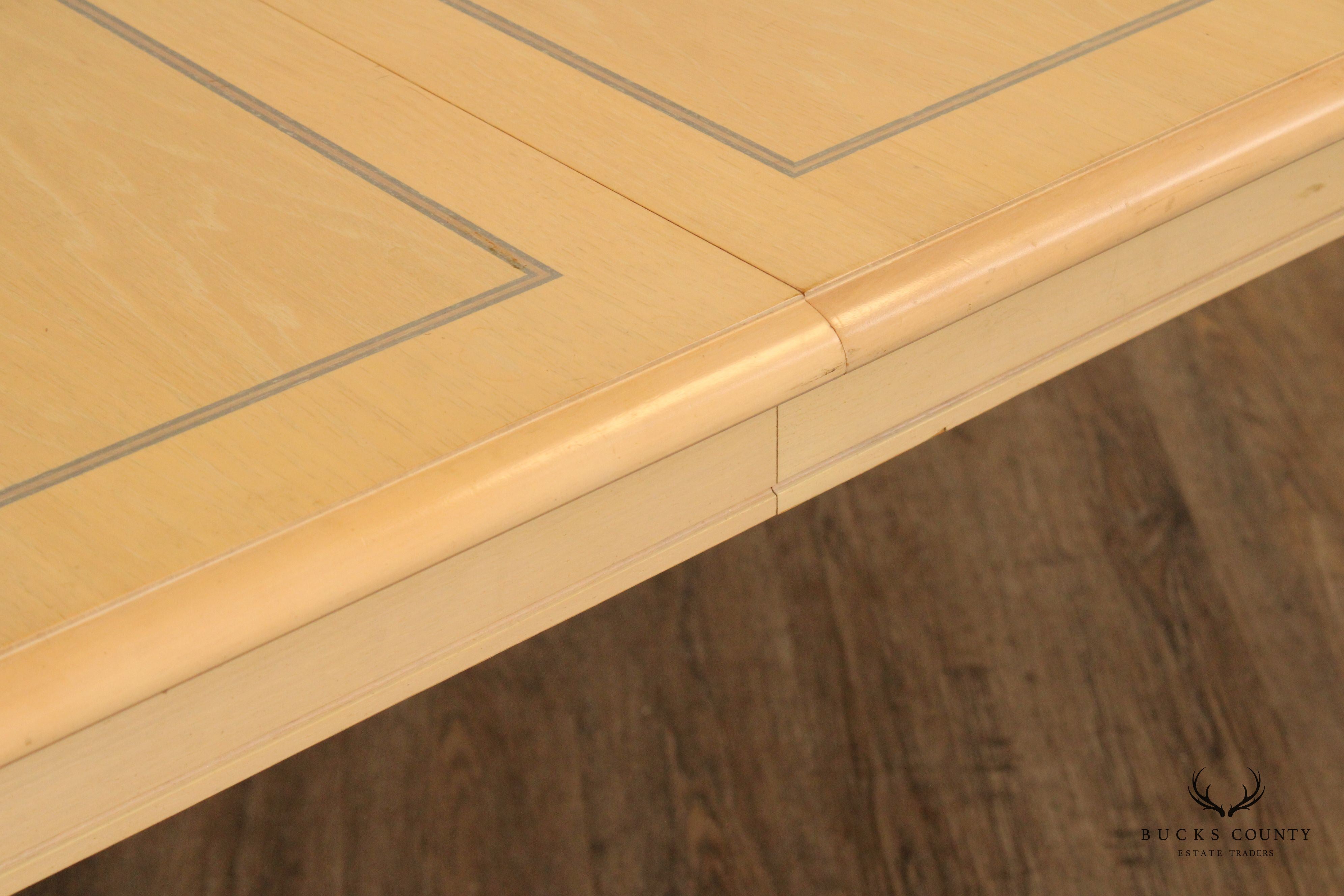 Bernhardt Queen Anne Style Expandable Oval Dining table