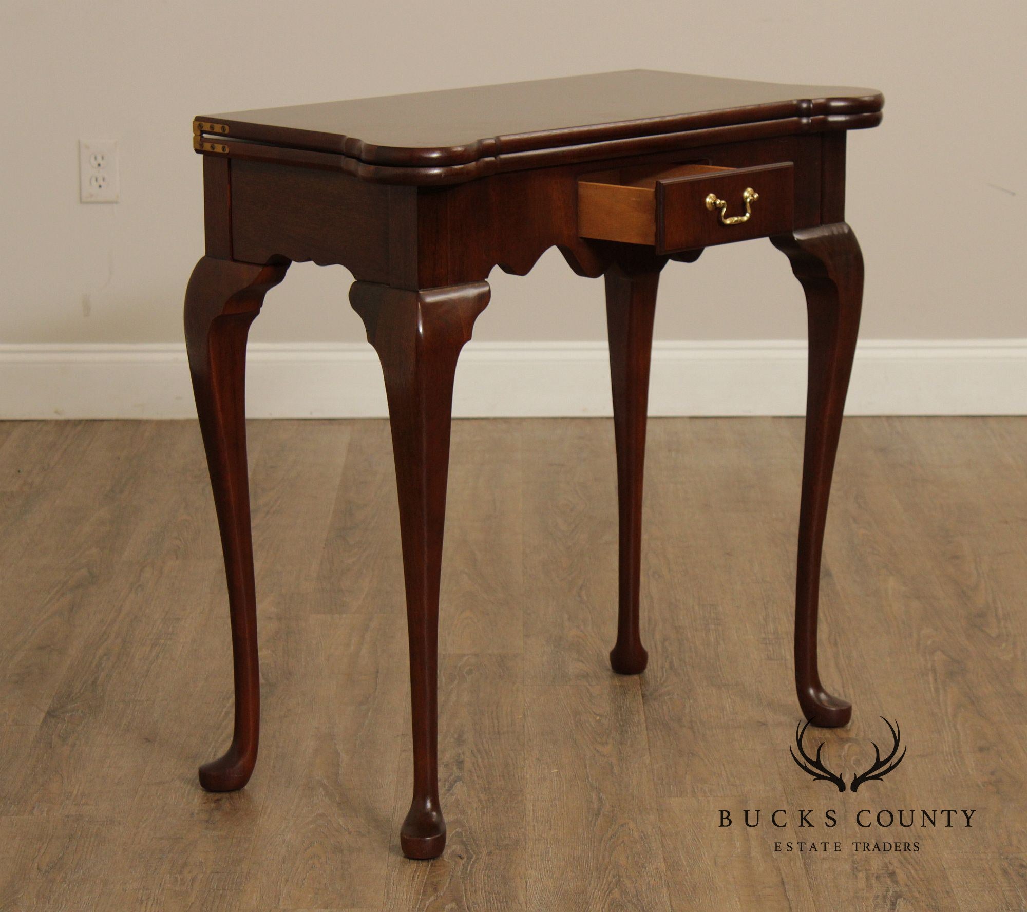 Queen Anne Style Mahogany Gate Leg Side Table