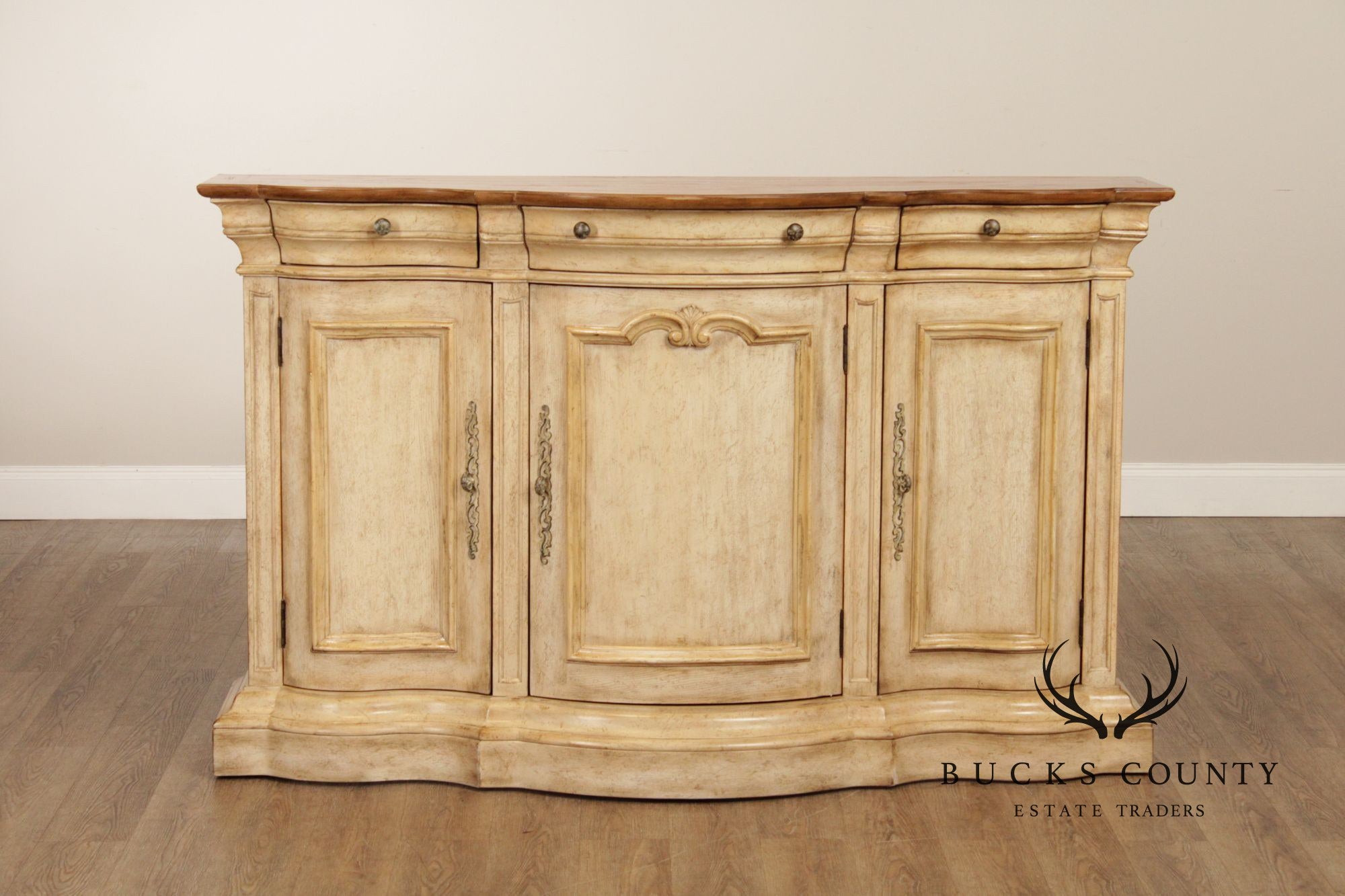 Hooker Furniture Grandover 3 Door Shaped Credenza Sideboard