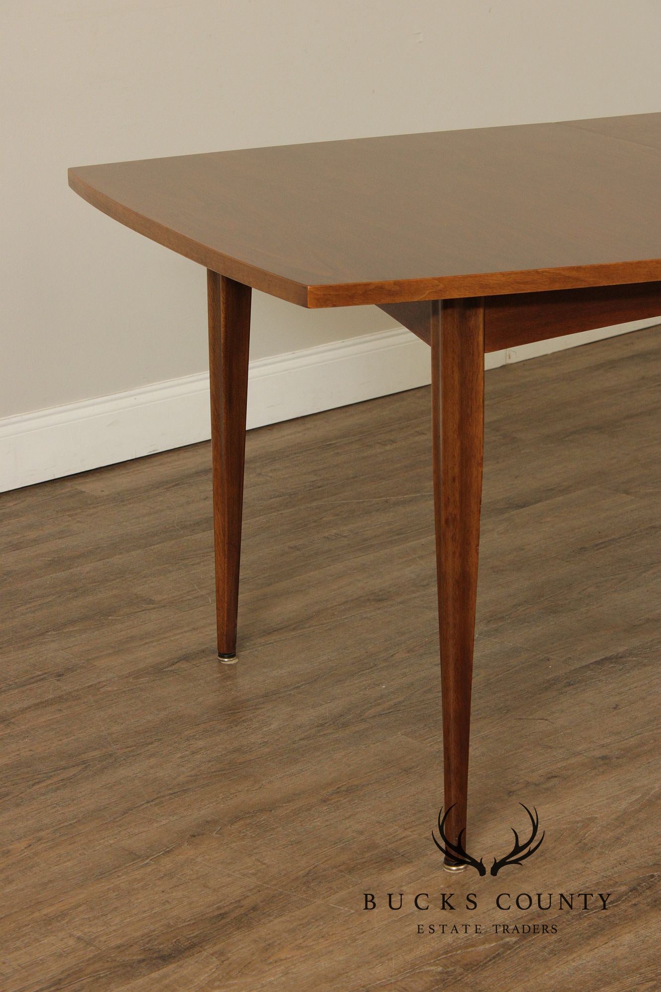 Broyhill Emphasis Mid Century Modern Walnut Expandable Dining Table