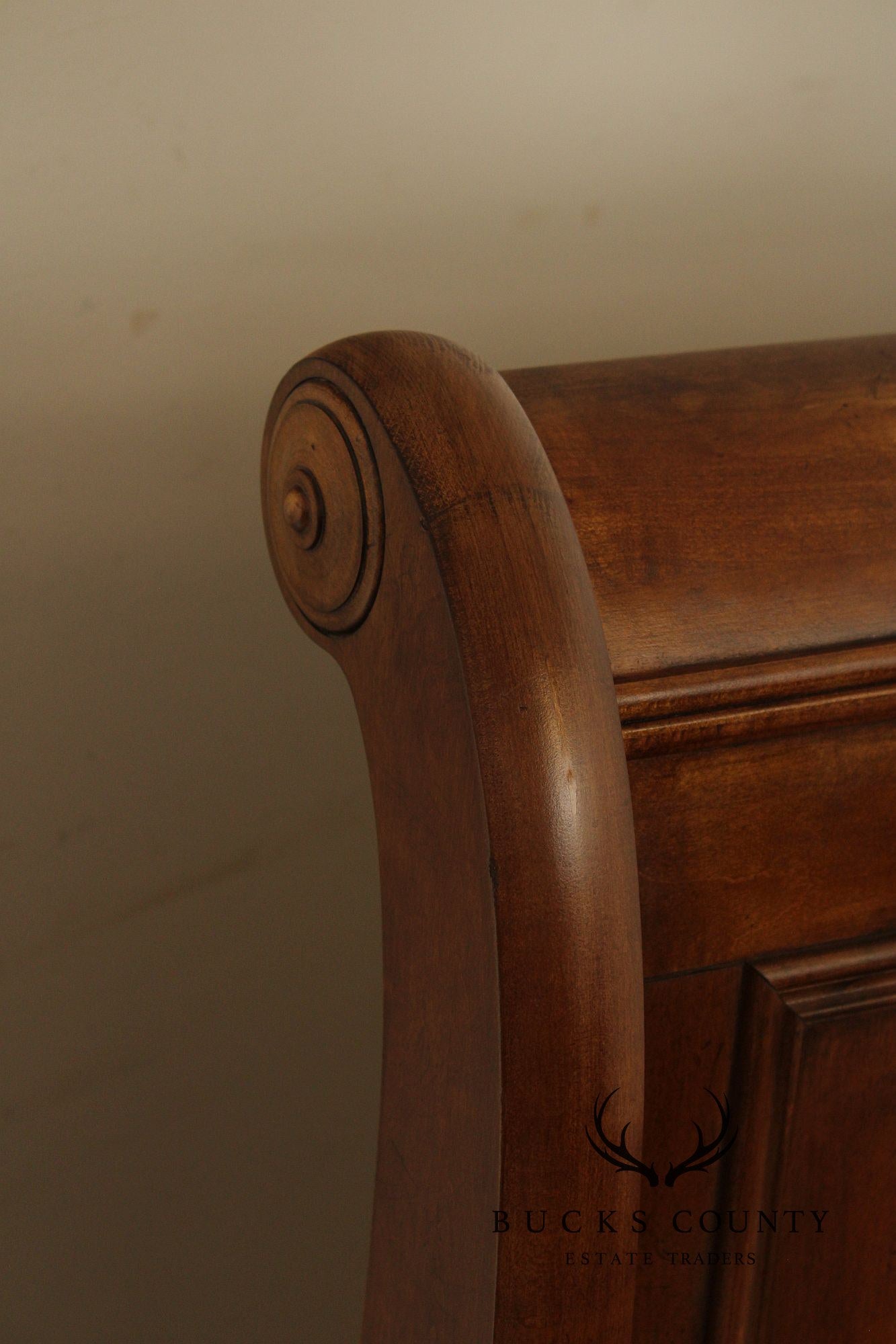 ETHAN ALLEN ‘NEW COUNTRY’ MAPLE QUEEN SLEIGH BED