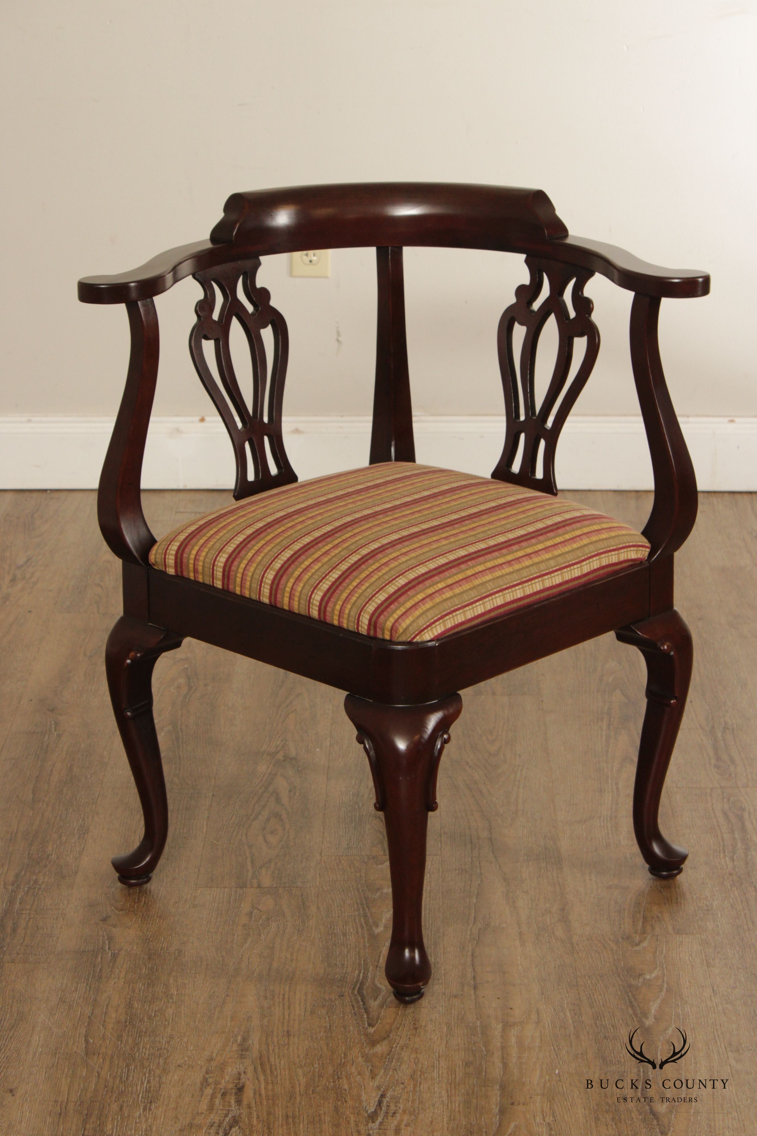 Ethan Allen Georgian Court Queen Anne Cherry Corner Chair