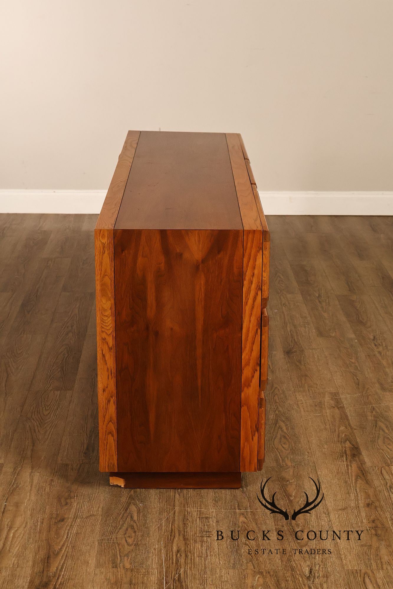Lane Mid Century Modern Walnut 9 Drawer Dresser