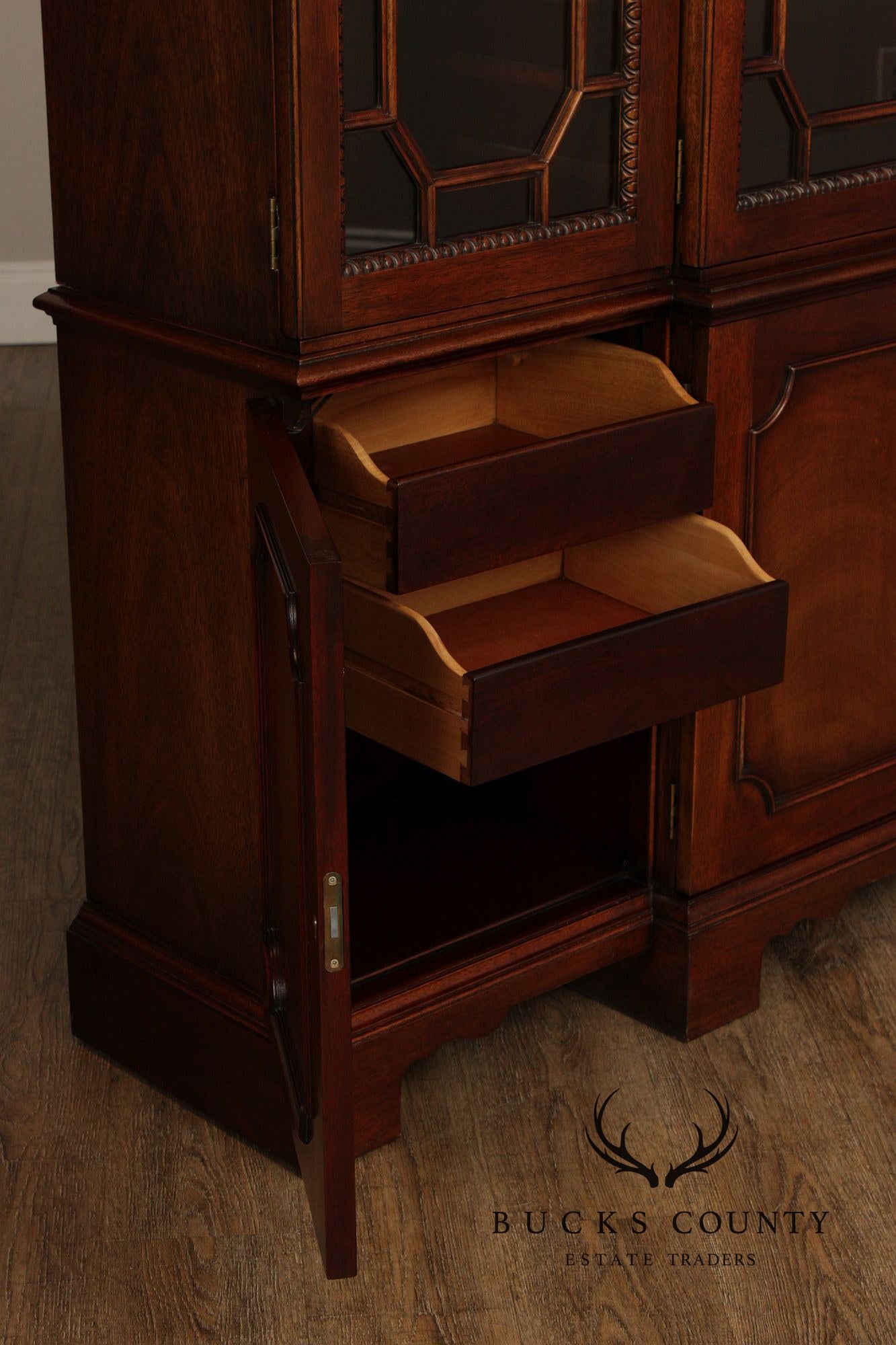 Kindel Georgian Style Mahogany Bookcase Breakfront