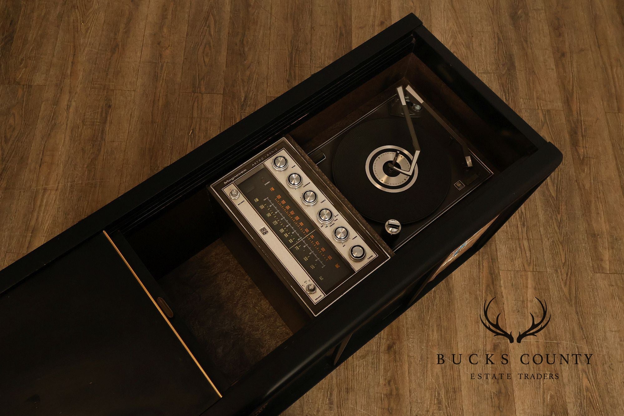 Magnavox Ebony Asian Influence Stereo Turntable Radio Console Table