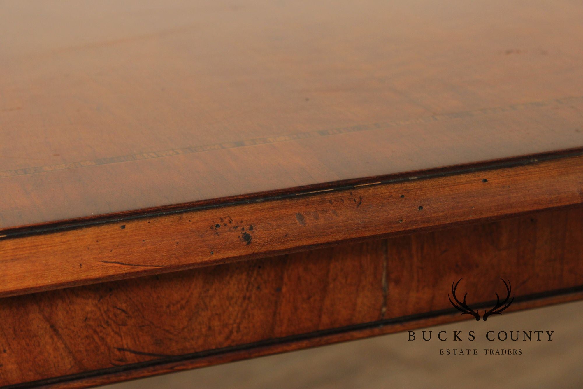 Henredon Somerton Banded Mahogany Rectangular Dining Table With Fluted Legs