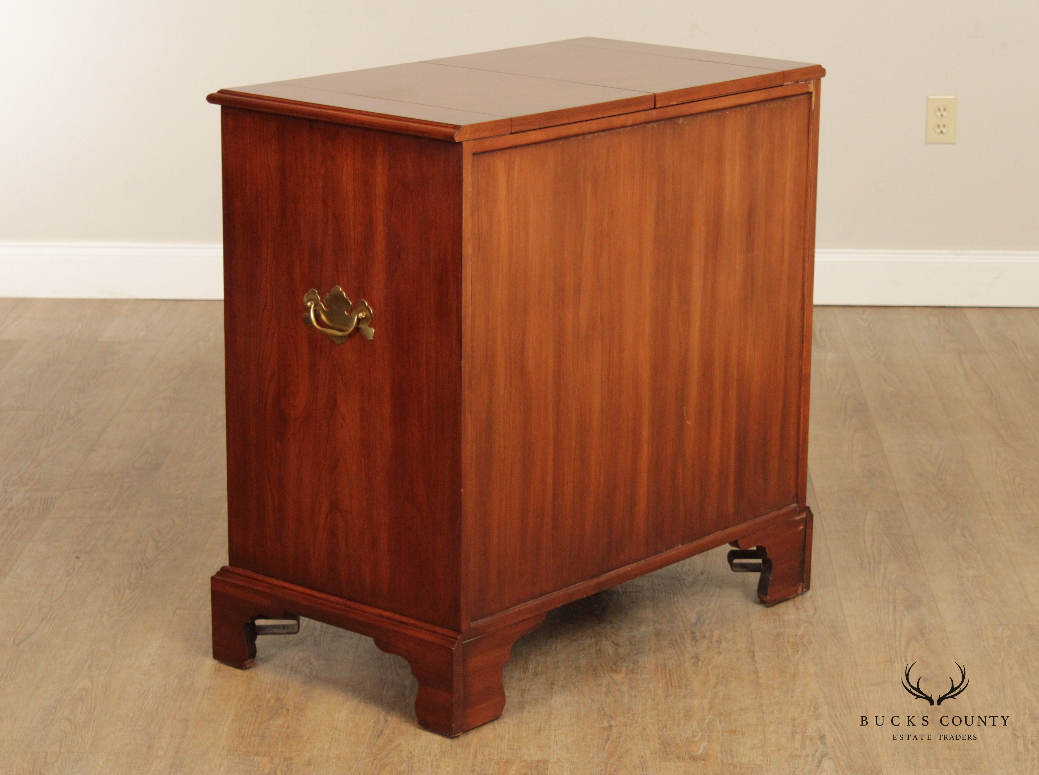 Henkel Harris Colonial Style Cherry Flip Top Server