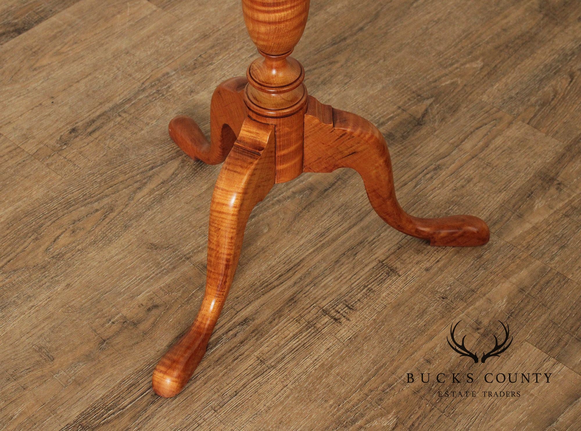 Custom Quality Queen Anne Style Tiger Maple Round Side Table