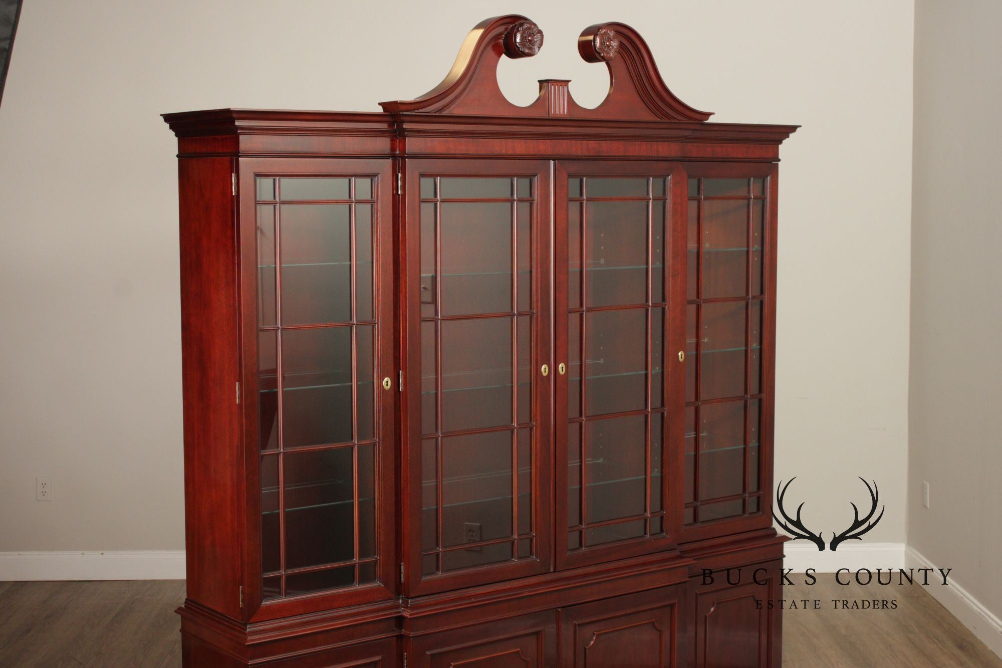 Kindel Georgian Style Mahogany China Cabinet