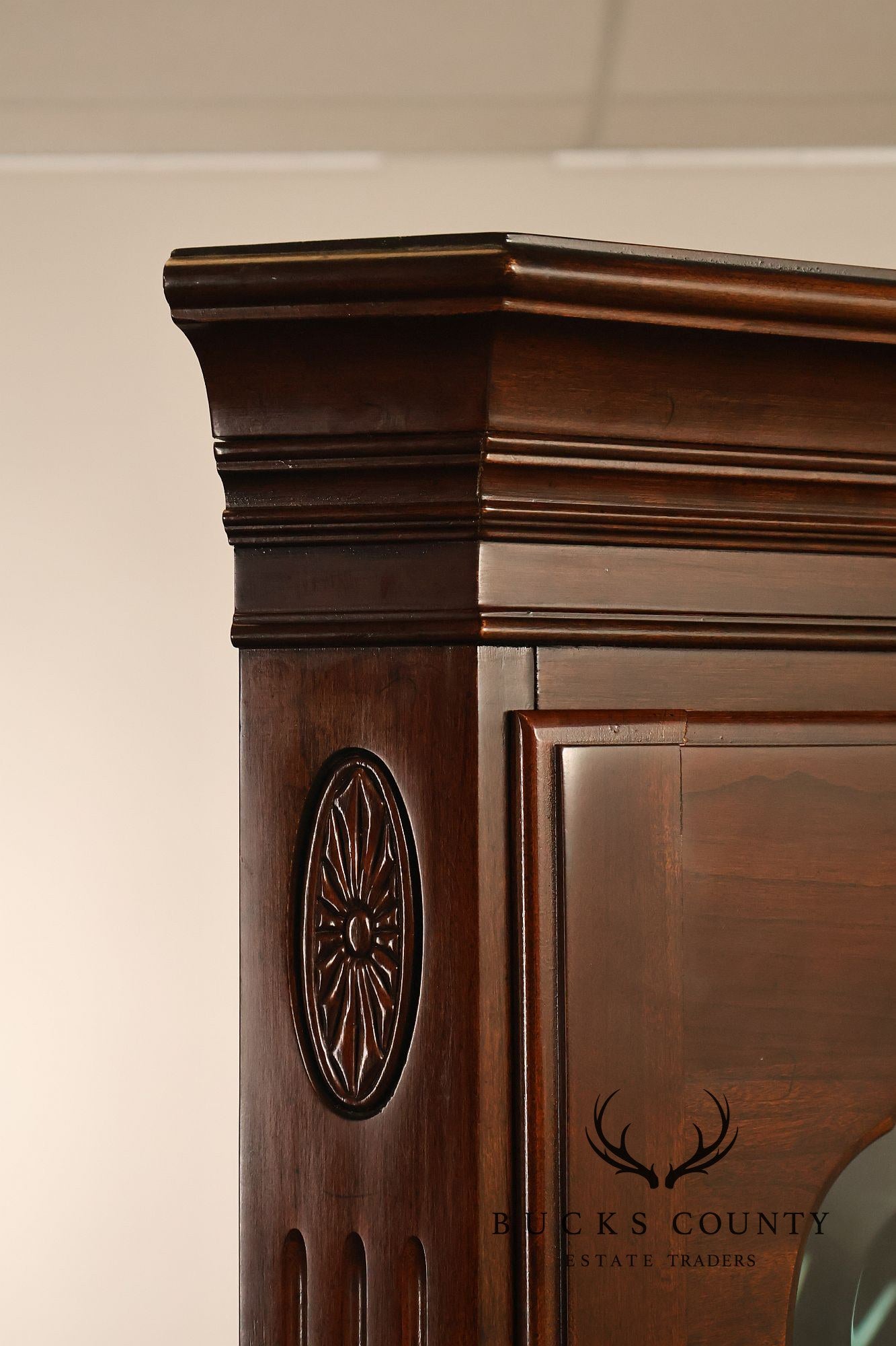 Ethan Allen Georgian Court Collection Corner Curio Display Cabinet